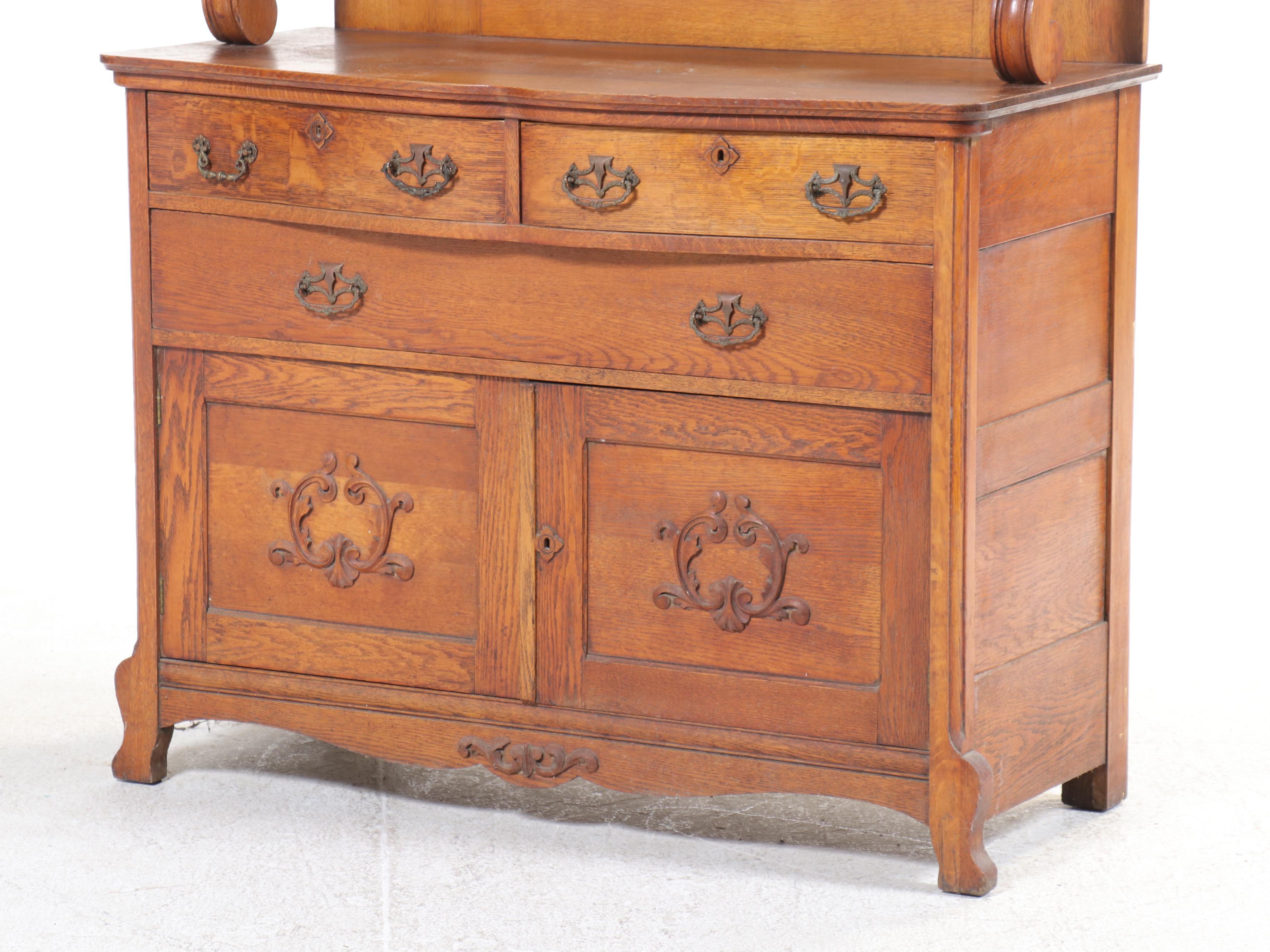 Late Victorian Carved and Quartersawn Oak Mirror-Back Buffet, Circa 1900