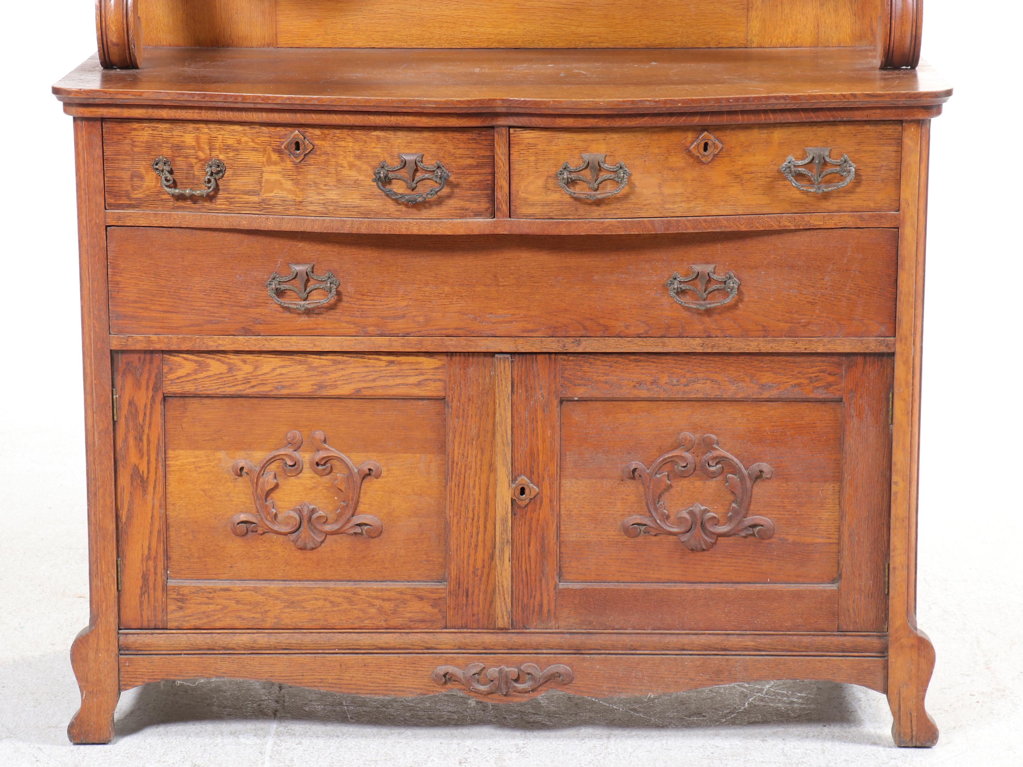 Late Victorian Carved and Quartersawn Oak Mirror-Back Buffet, Circa 1900