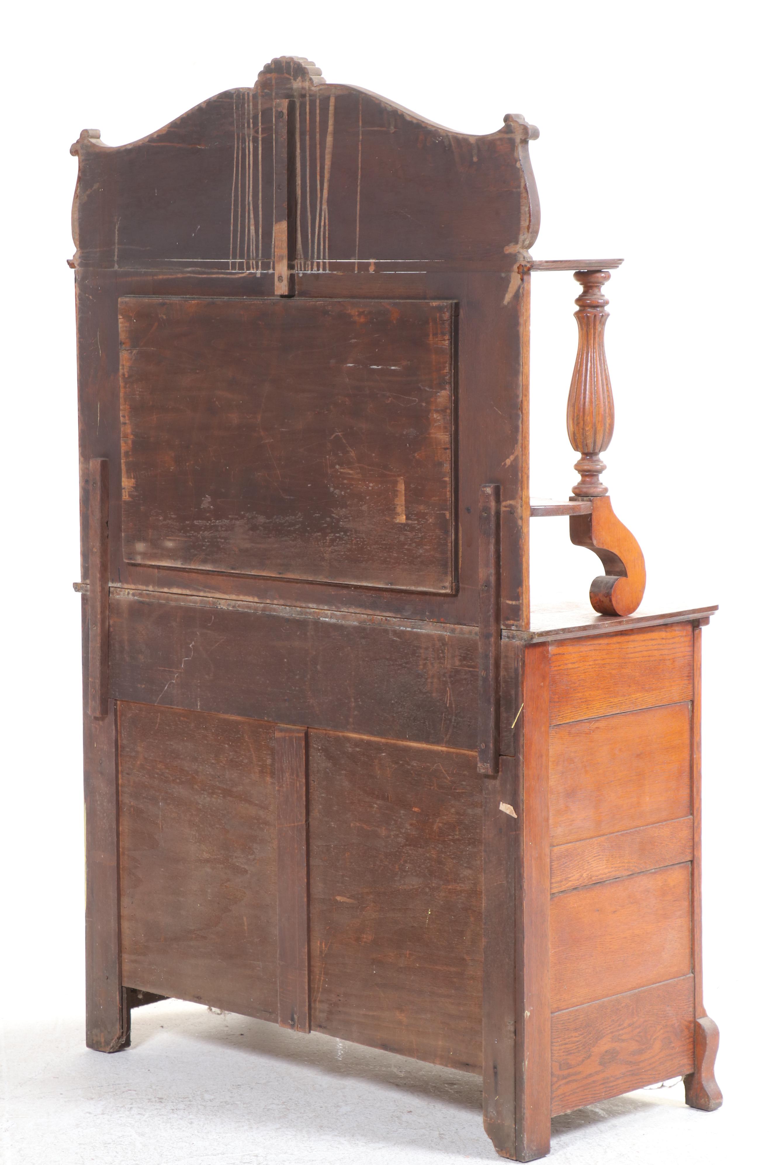 Late Victorian Carved and Quartersawn Oak Mirror-Back Buffet, Circa 1900