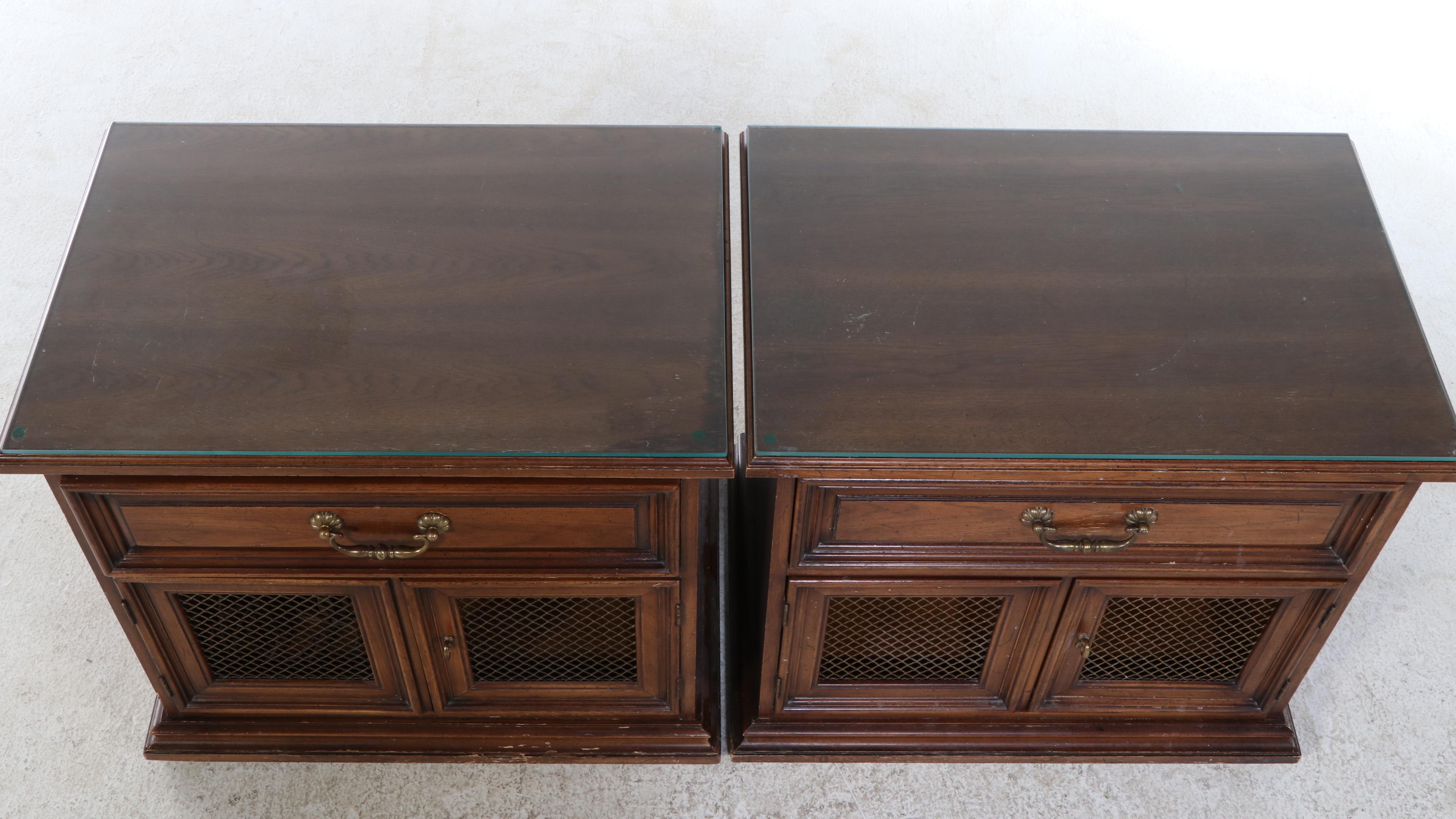 Pair of Henredon Oak Dressing Tables with Mirrors, Late 20th Century