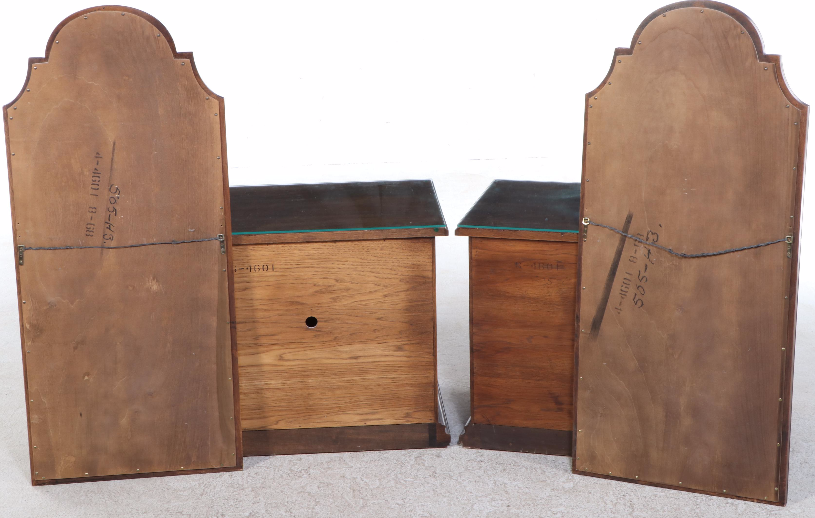 Pair of Henredon Oak Dressing Tables with Mirrors, Late 20th Century