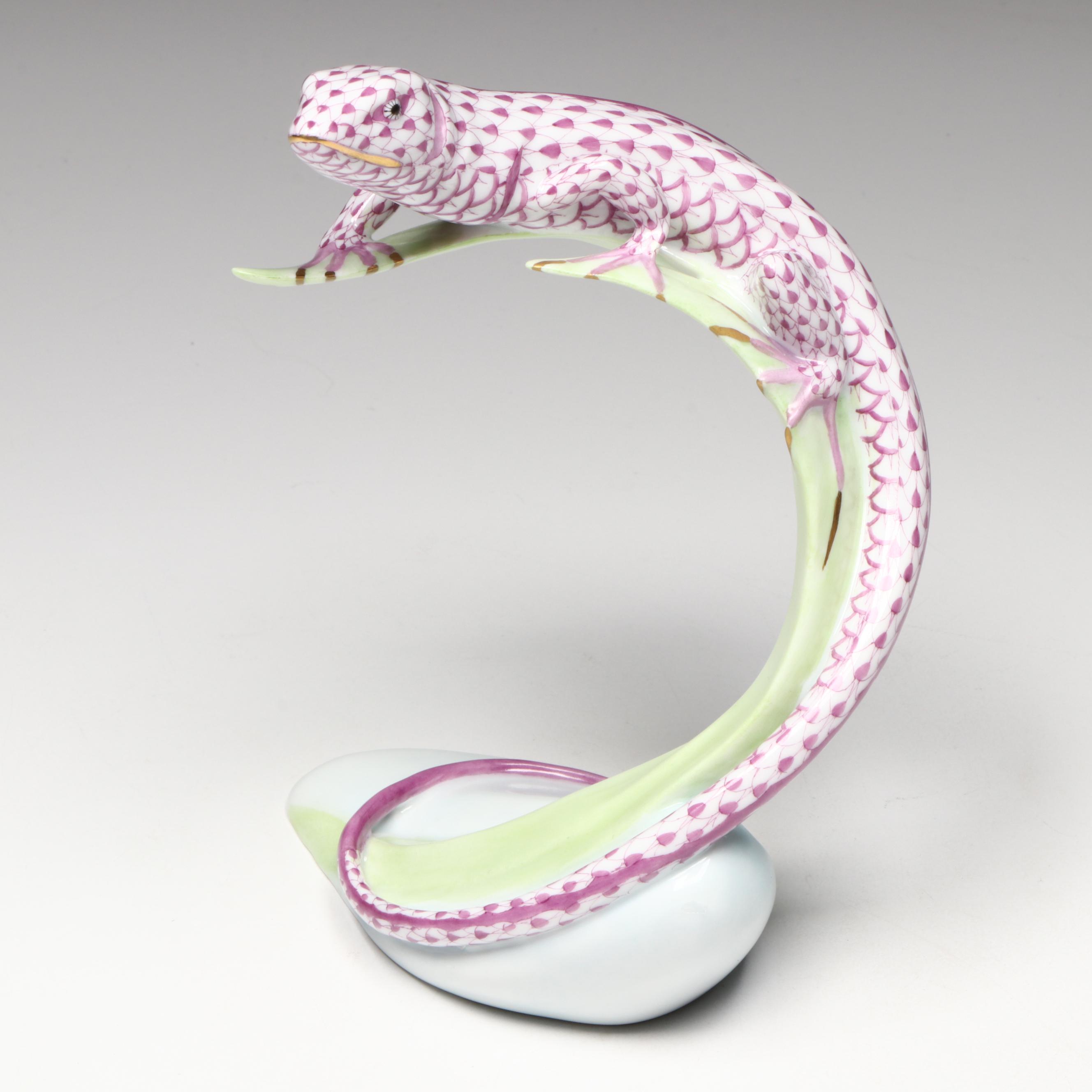 Herend Lilac Fishnet with Gold "Lying Lizard" Porcelain Figurine