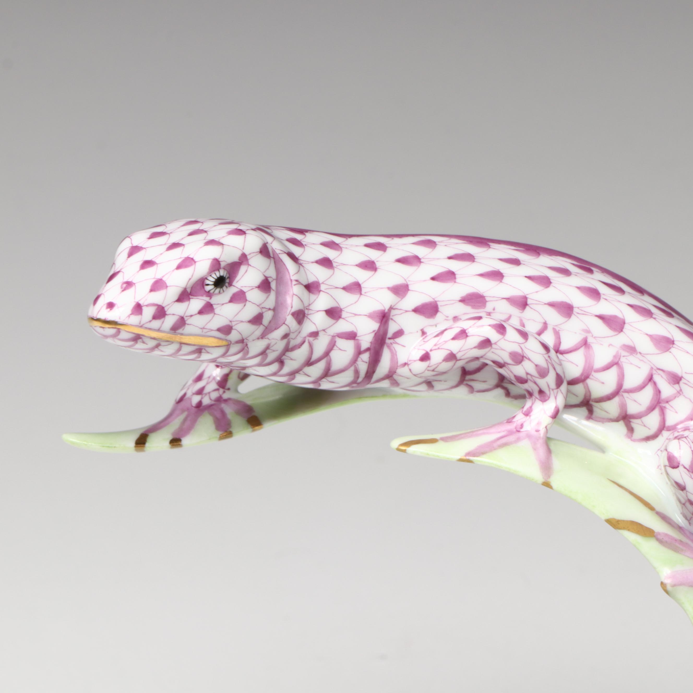 Herend Lilac Fishnet with Gold "Lying Lizard" Porcelain Figurine