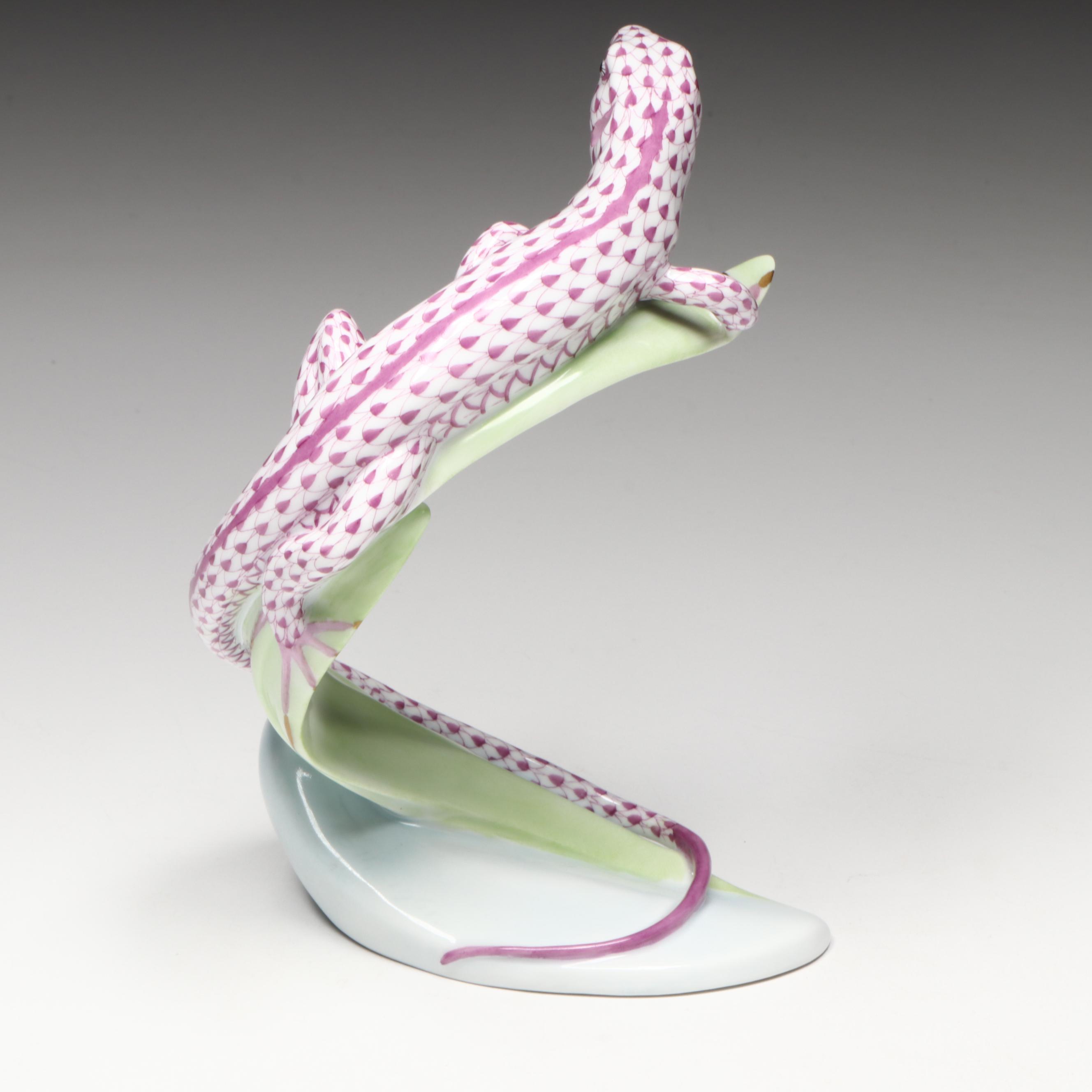 Herend Lilac Fishnet with Gold "Lying Lizard" Porcelain Figurine