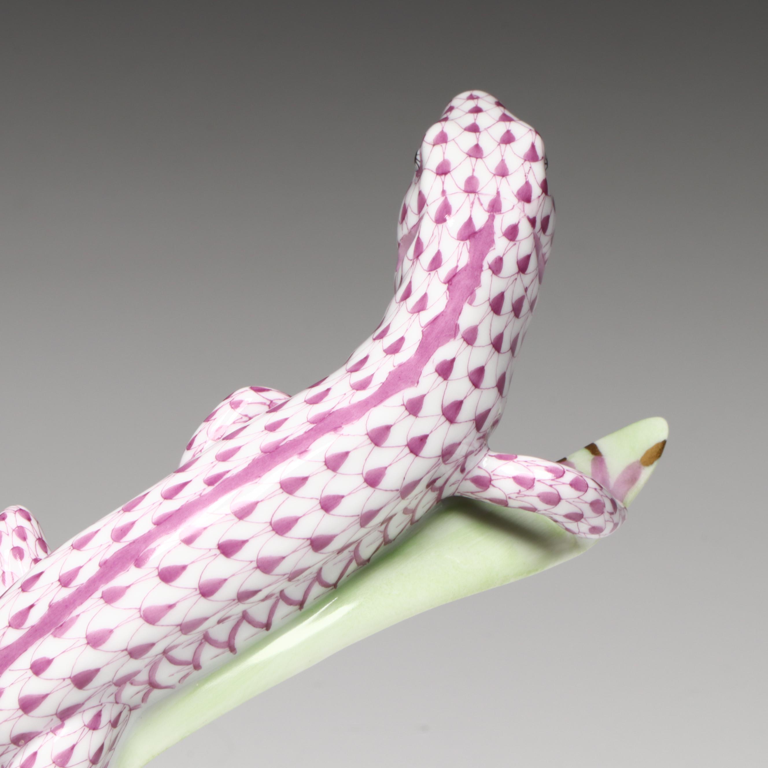 Herend Lilac Fishnet with Gold "Lying Lizard" Porcelain Figurine