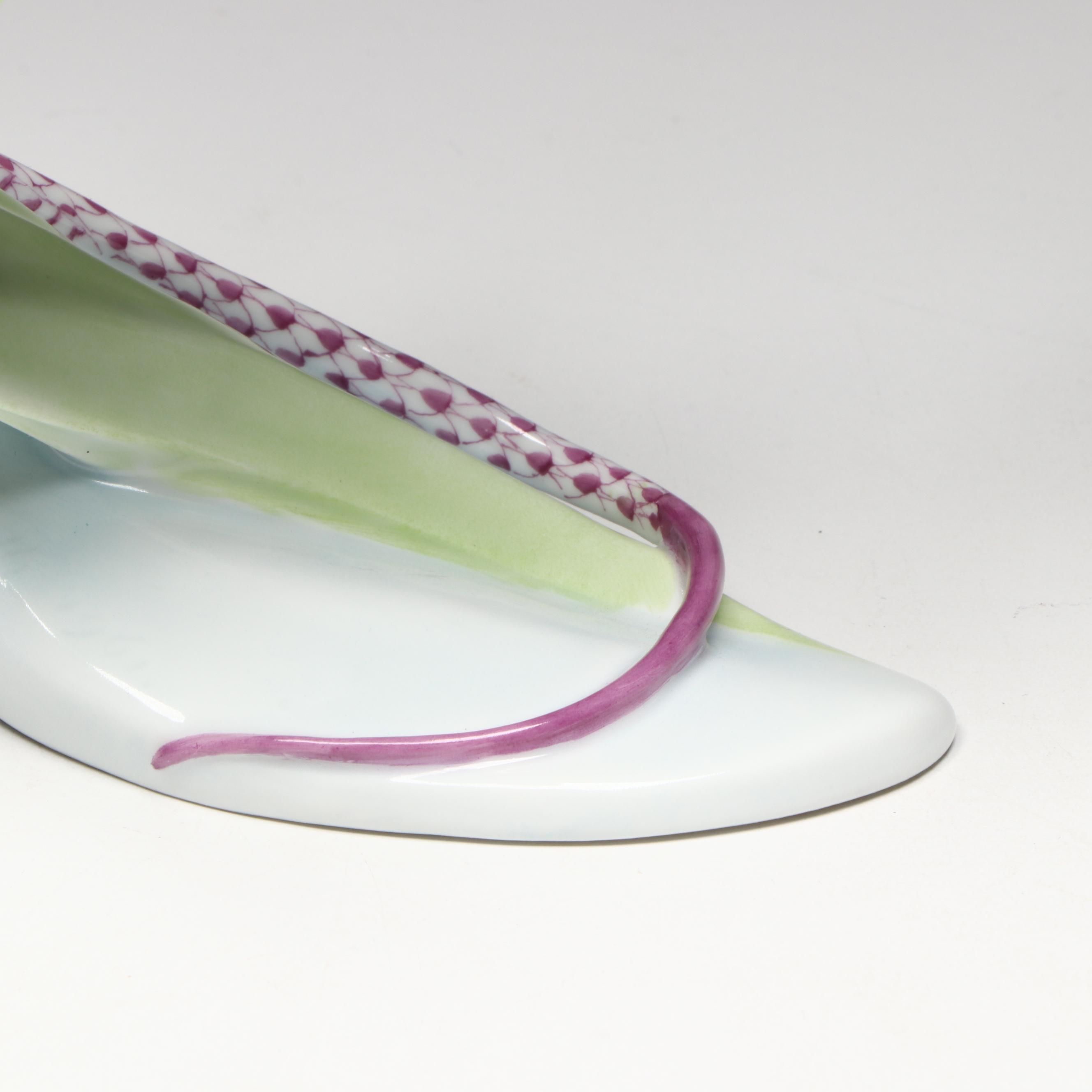 Herend Lilac Fishnet with Gold "Lying Lizard" Porcelain Figurine