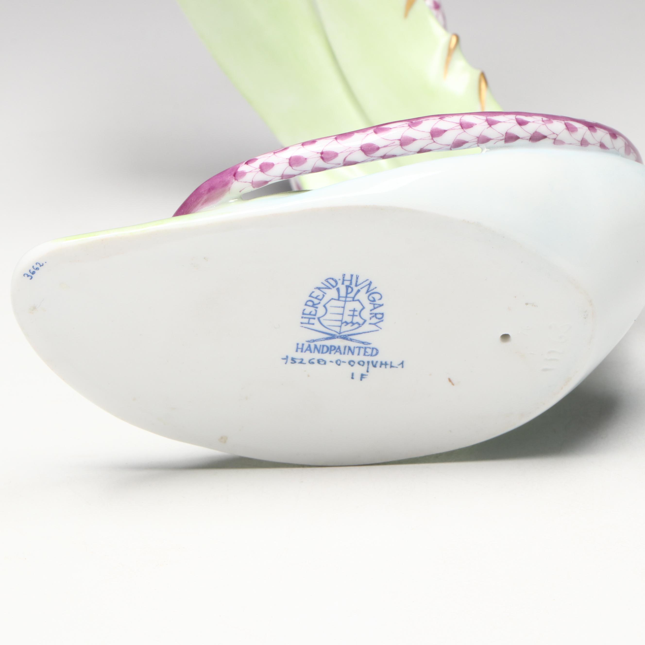 Herend Lilac Fishnet with Gold "Lying Lizard" Porcelain Figurine