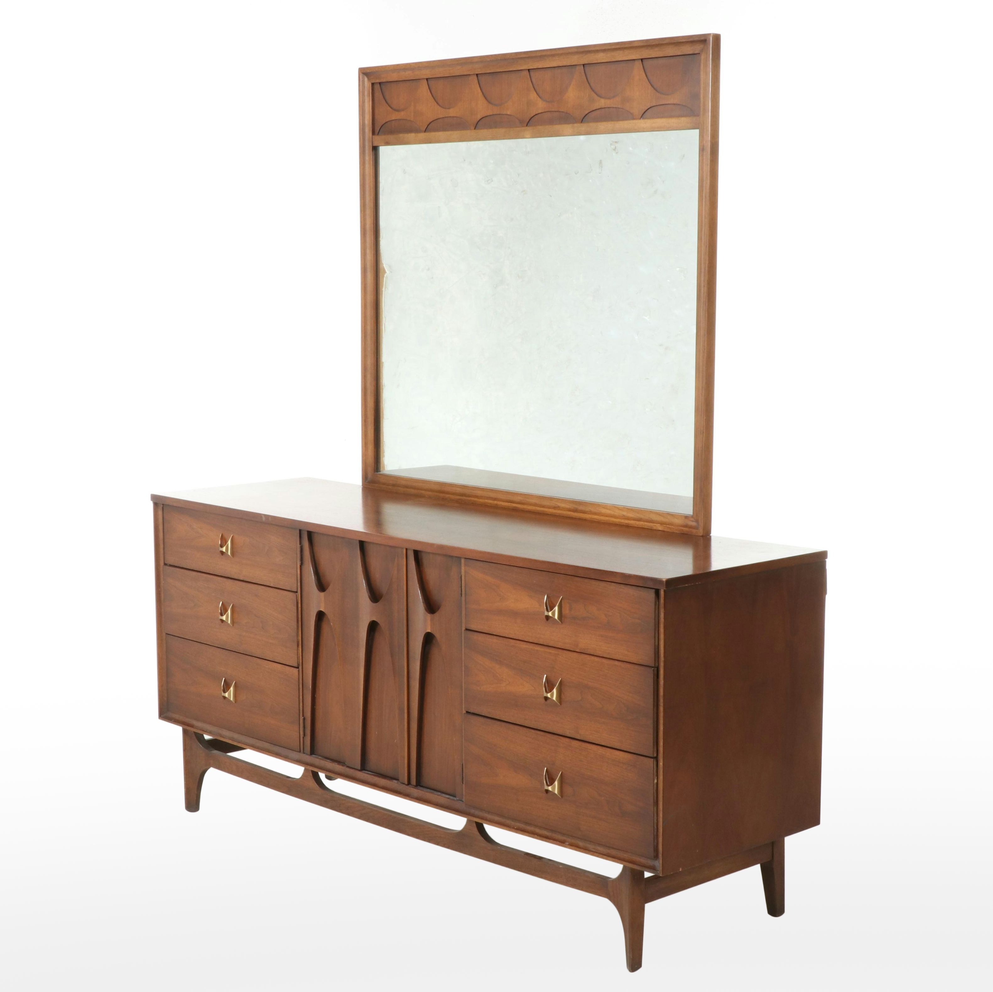 Broyhill Premier Mid Century Modern "Brasilia" Walnut Dresser, Mid-20th Century