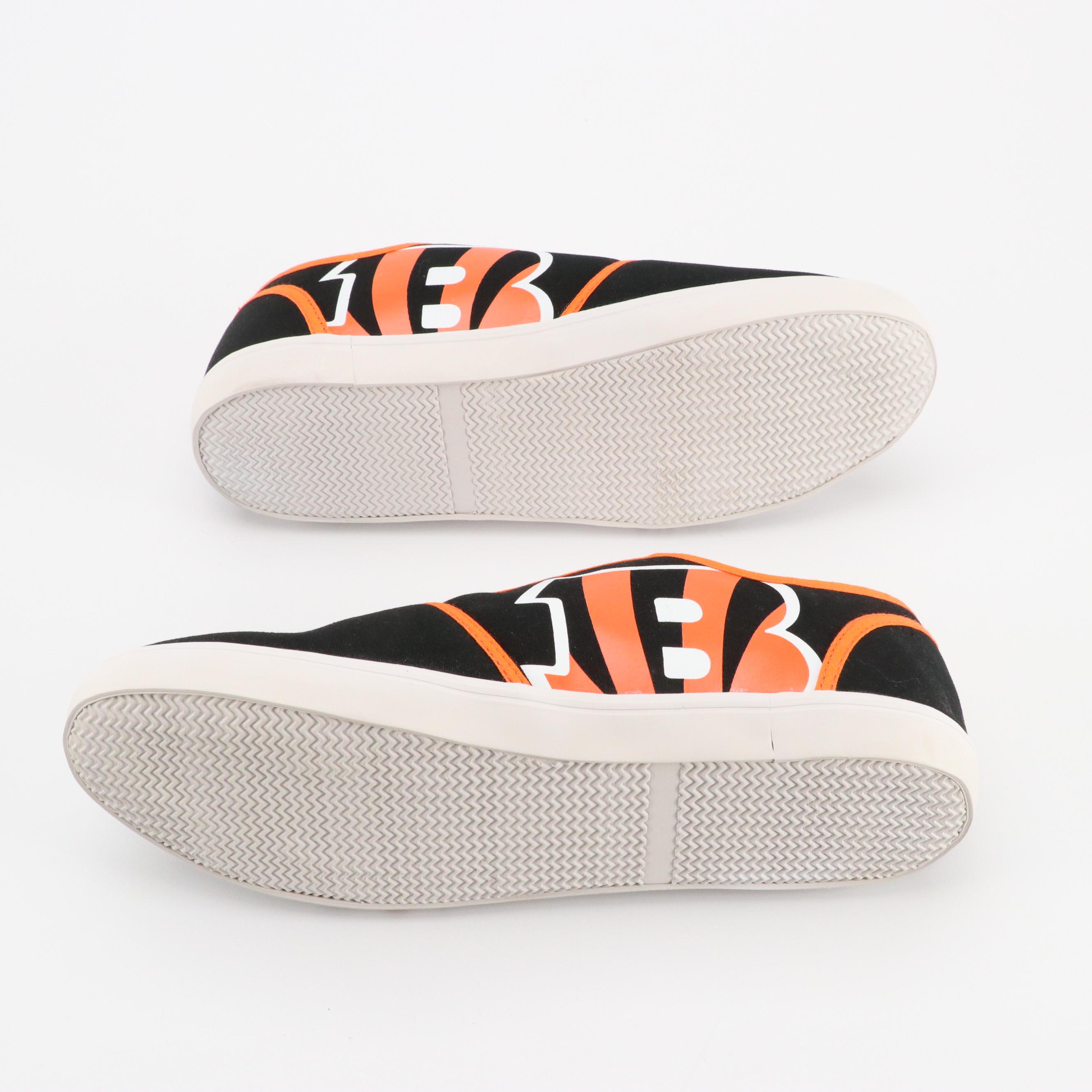 2 Chic Knit Acrylic Asymmetric Hem Poncho with Bengals Fan Apparel