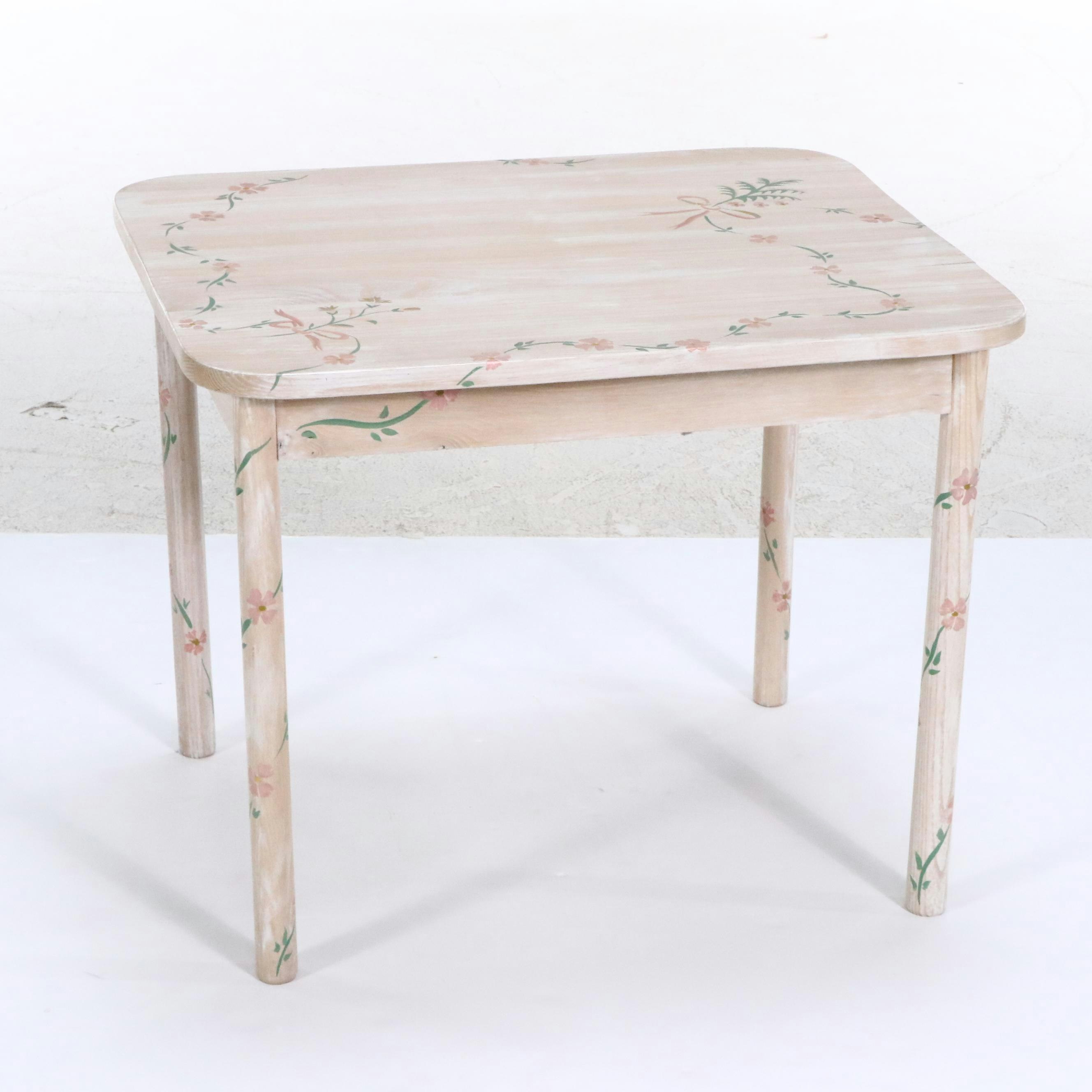 Union City Chair Child Size Paint-Decorated Wood Three-Piece Dining Set