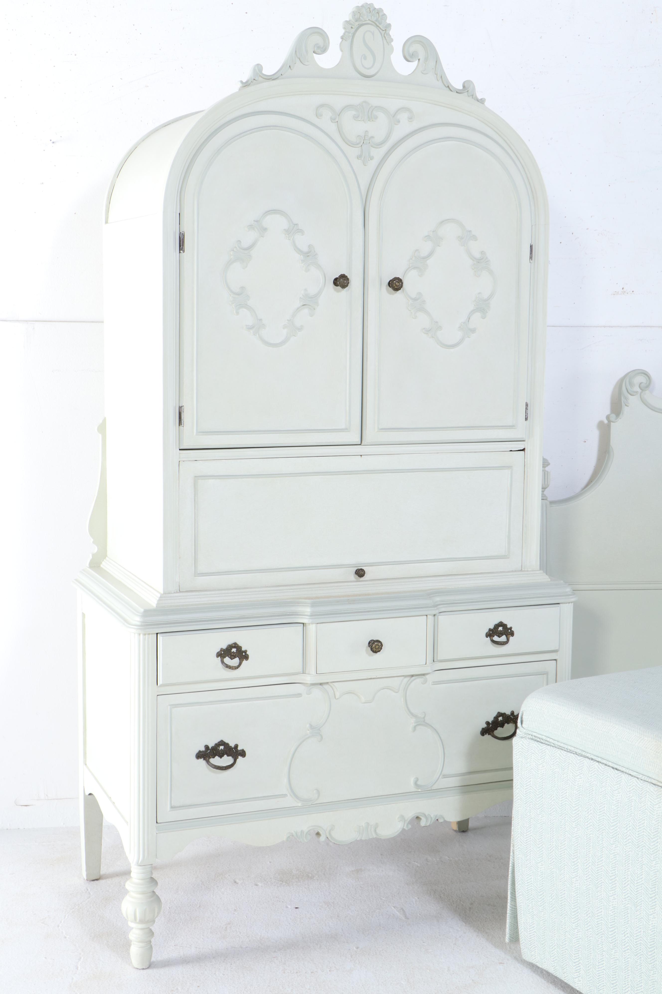 Three-Piece Painted Art Deco Style Bedroom Suite with Storage Ottoman