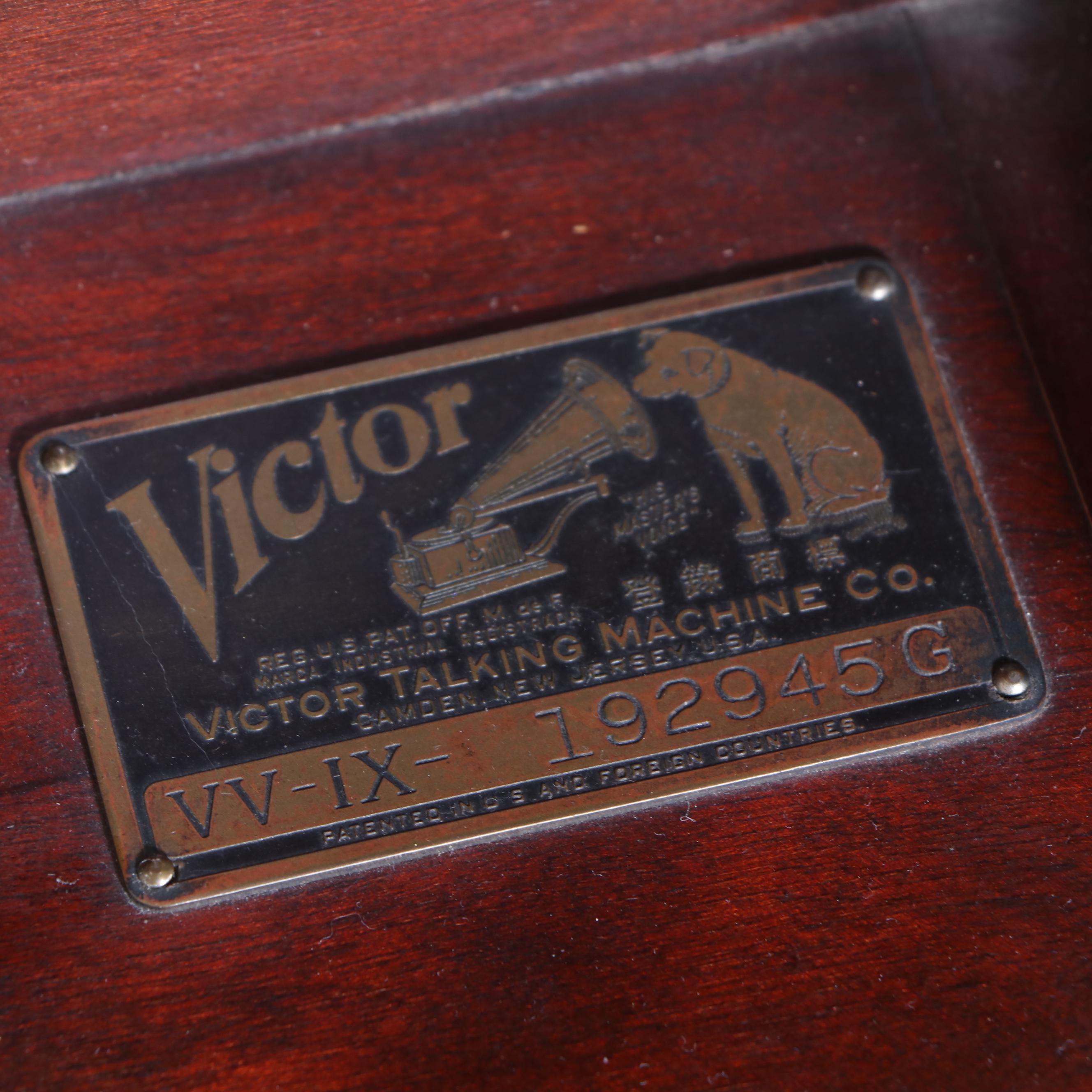 Victrola-Victor VV-IX "The Ninth" Mahogany Standing Phonograph and Cabinet, 1915