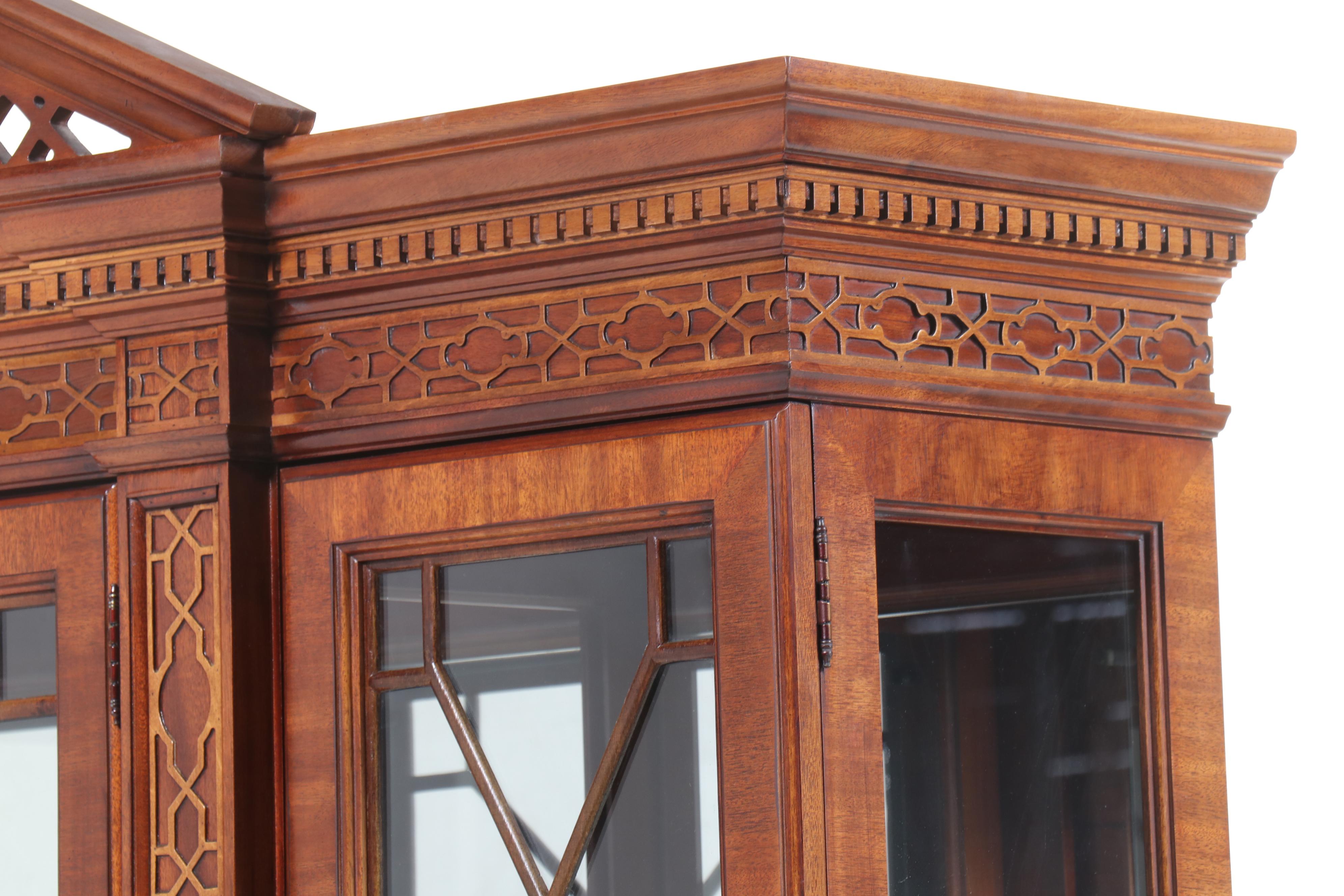 Thomasville Federal Style Mahogany Breakfront China Cabinet