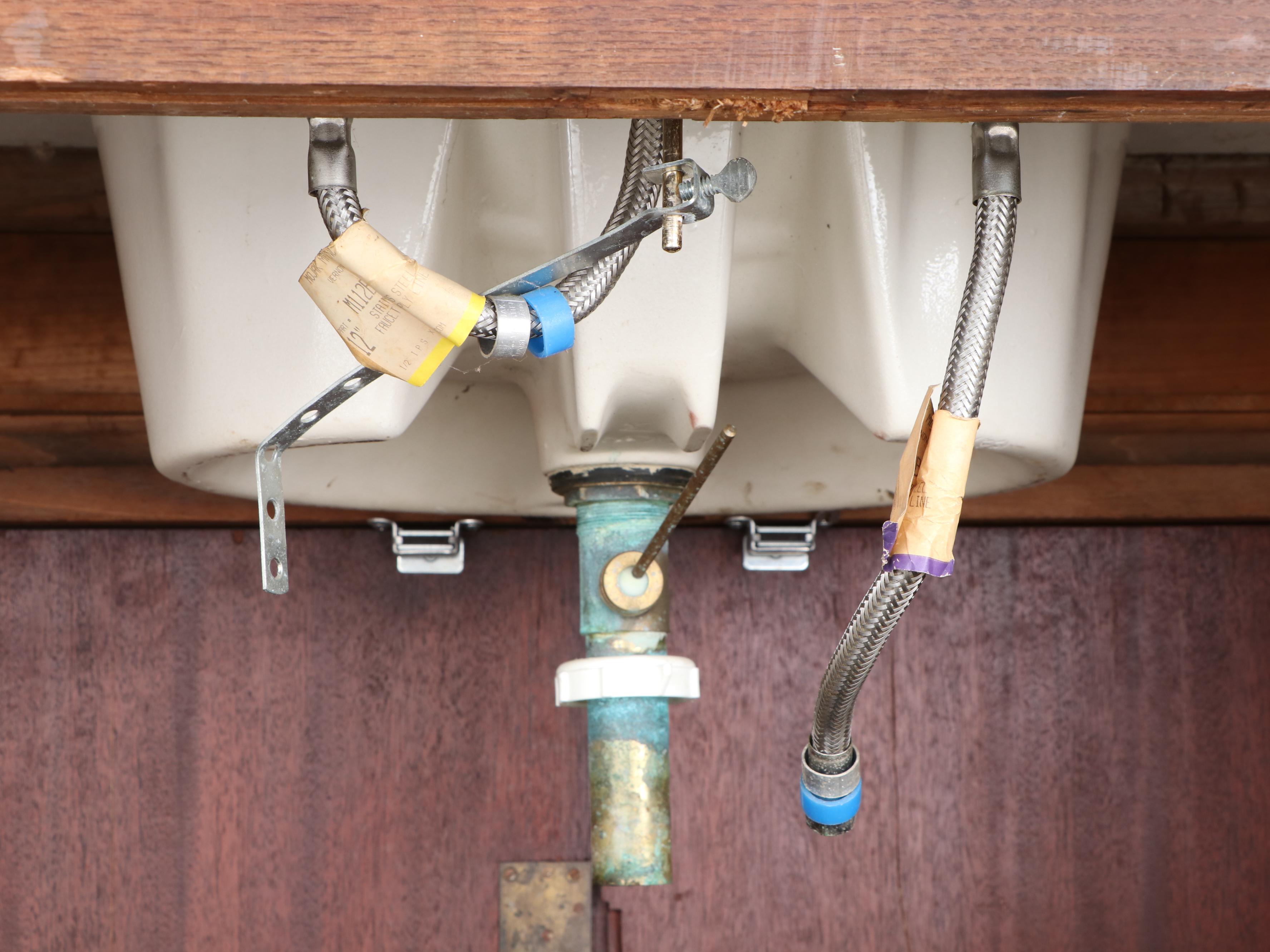 Victorian Rococo Revival Mahogany Wash Basin Vanity, 19th Century and Later