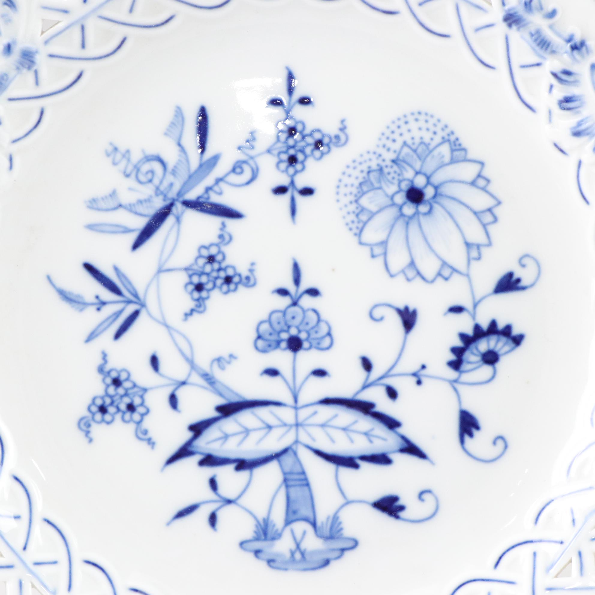 Meissen "Blue Onion" Gilded Reticulated Plates & Matching Deep Round Platter