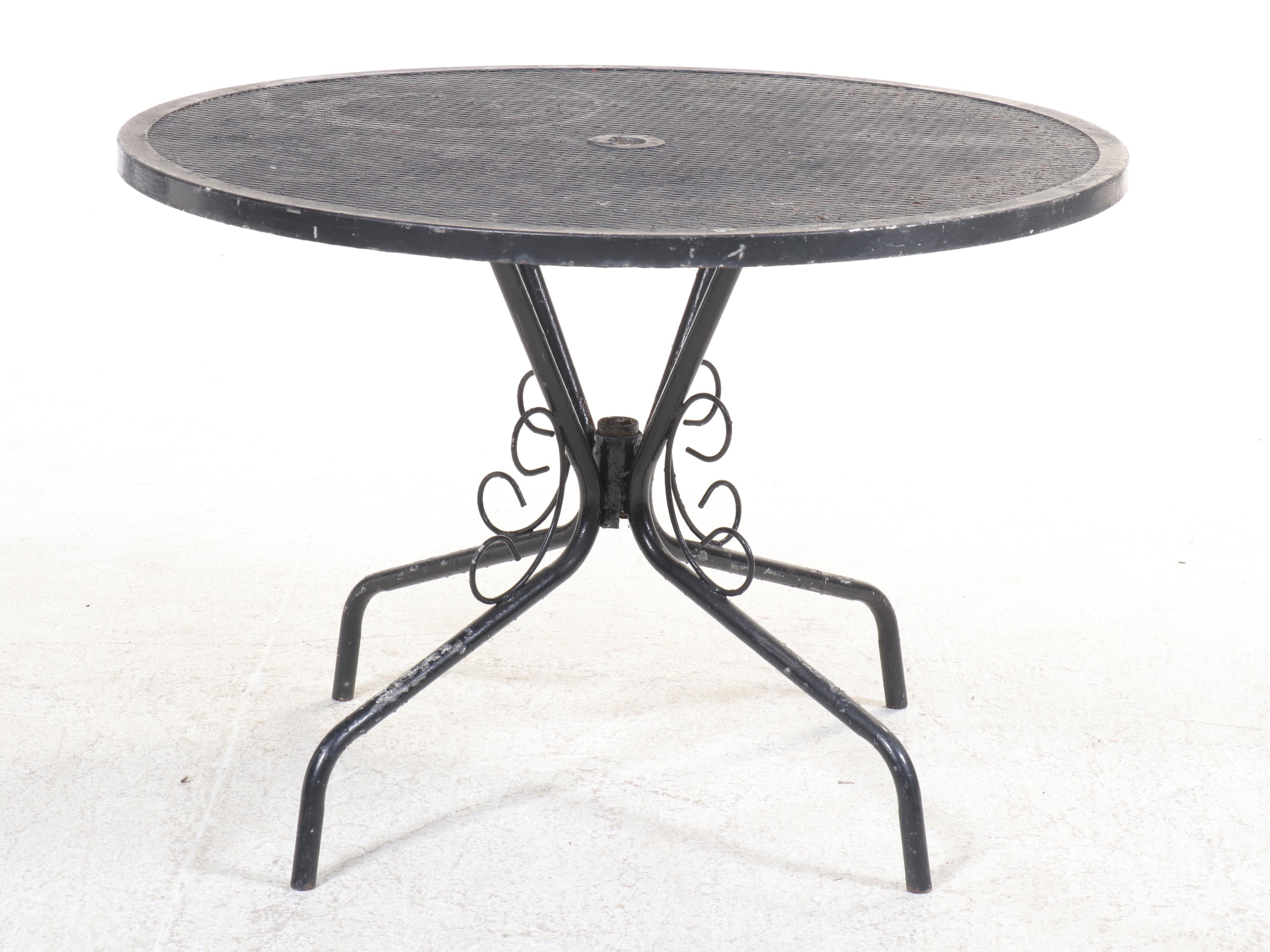 Seven-Piece Modernist Iron and Wire Mesh Patio Dining Set
