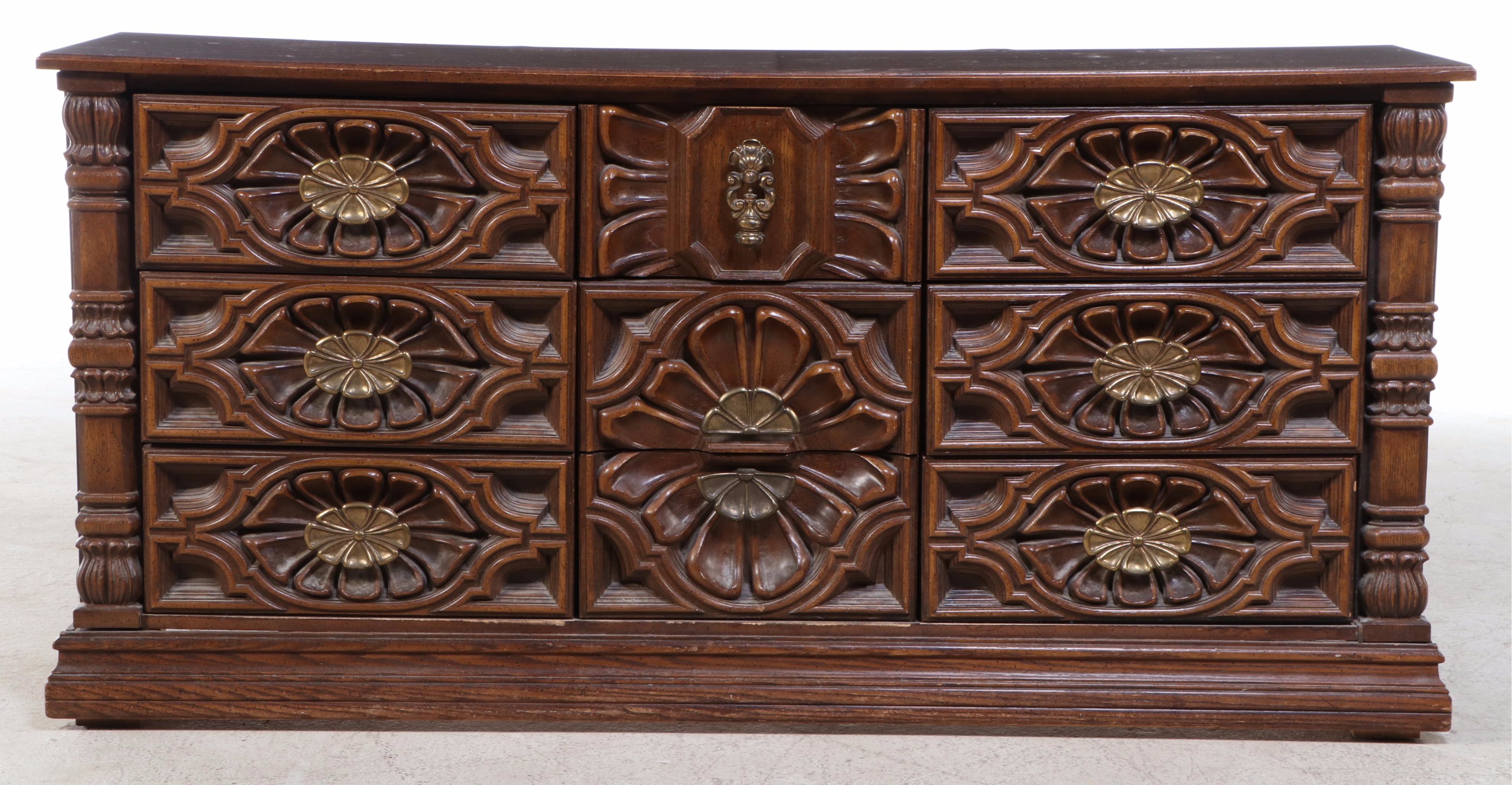 Spanish Baroque Style Carved Oak Dresser with Mirror, Mid to Late 20th Century