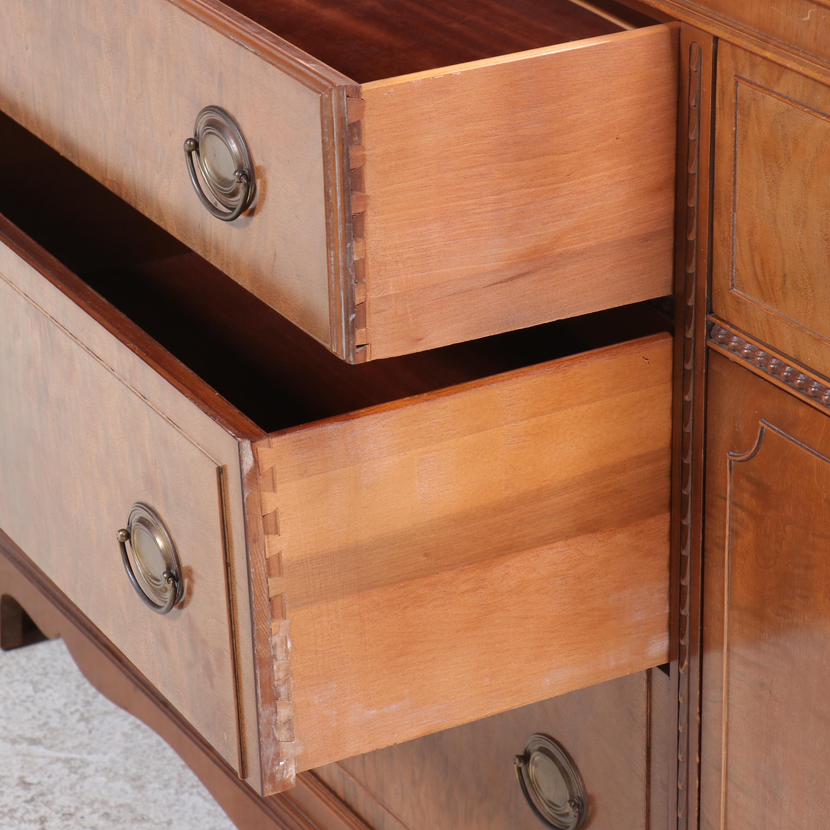 Thomasville Chair Co. Federal Style Walnut Sideboard, Early to Mid-20th Century