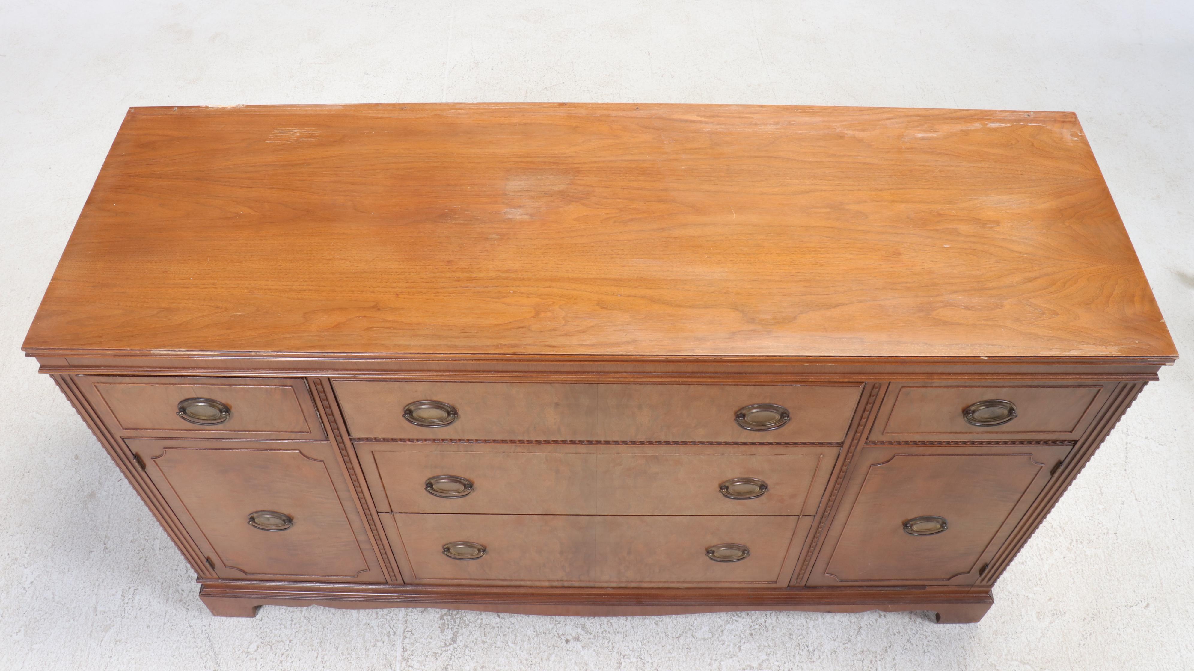 Thomasville Chair Co. Federal Style Walnut Sideboard, Early to Mid-20th Century