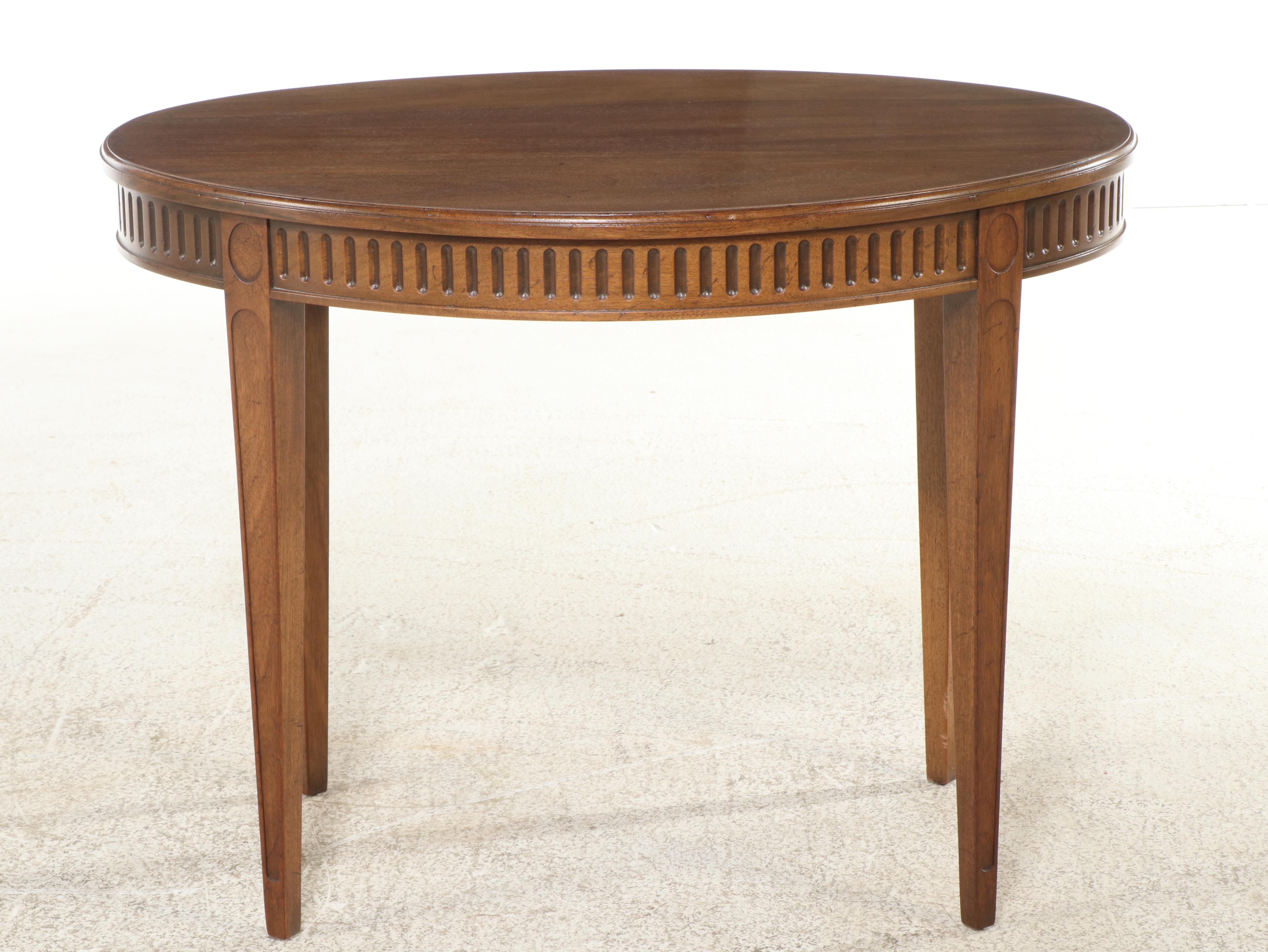 Kittinger "Old Dominion" Federal Style Walnut Side Table, Late 20th Century