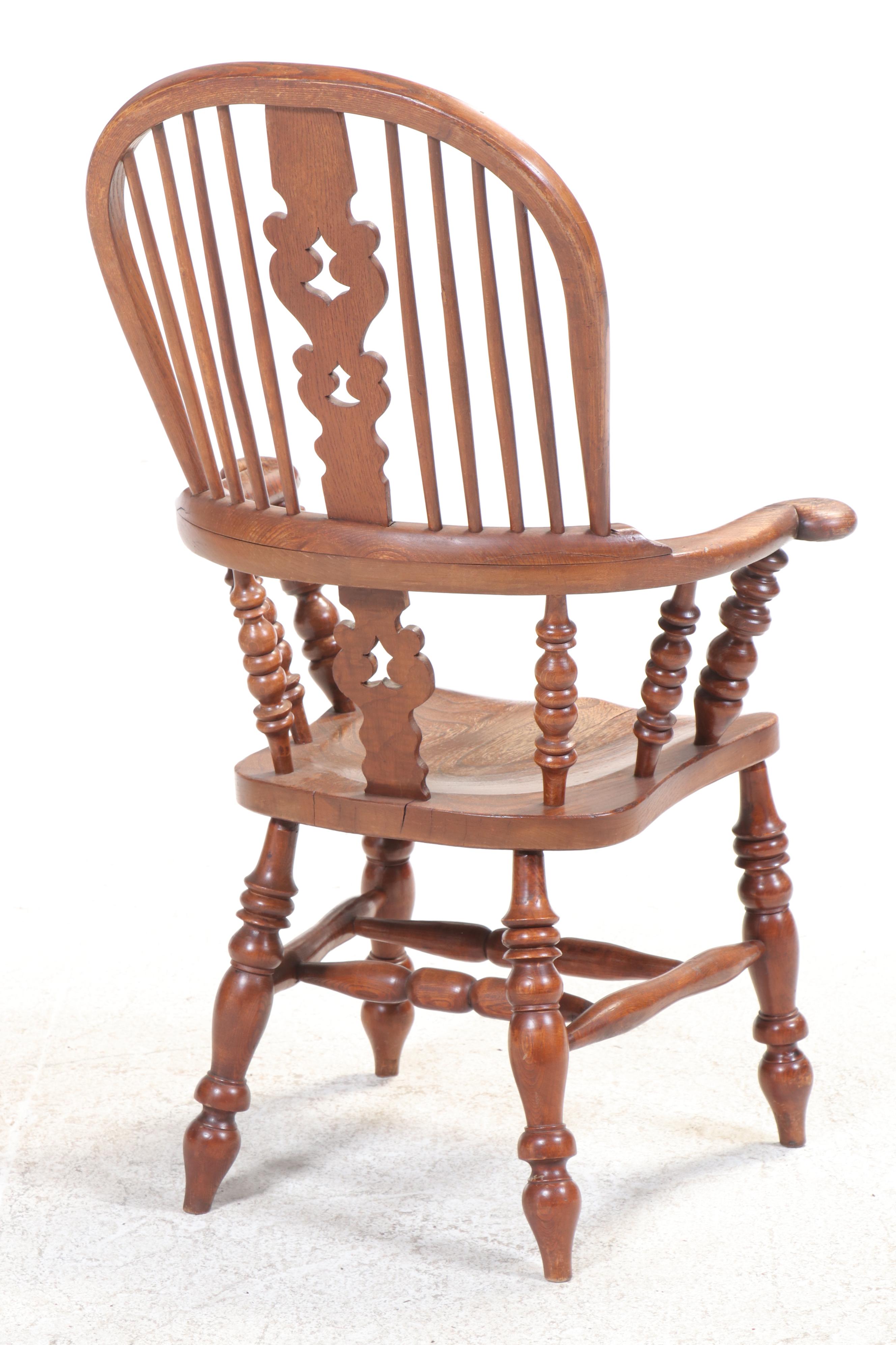 Thames Valley Elm, Ash, and Beech Windsor Armchair, 19th Century