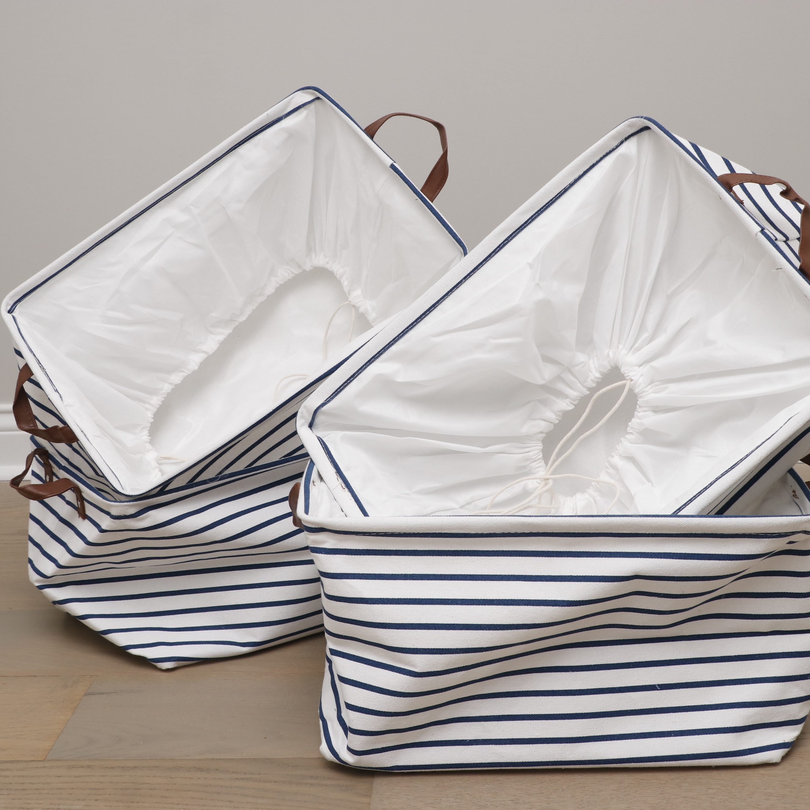 Woven Polyester Storage Boxes, Cotton Rope Storage Baskets, Hangers and Towels