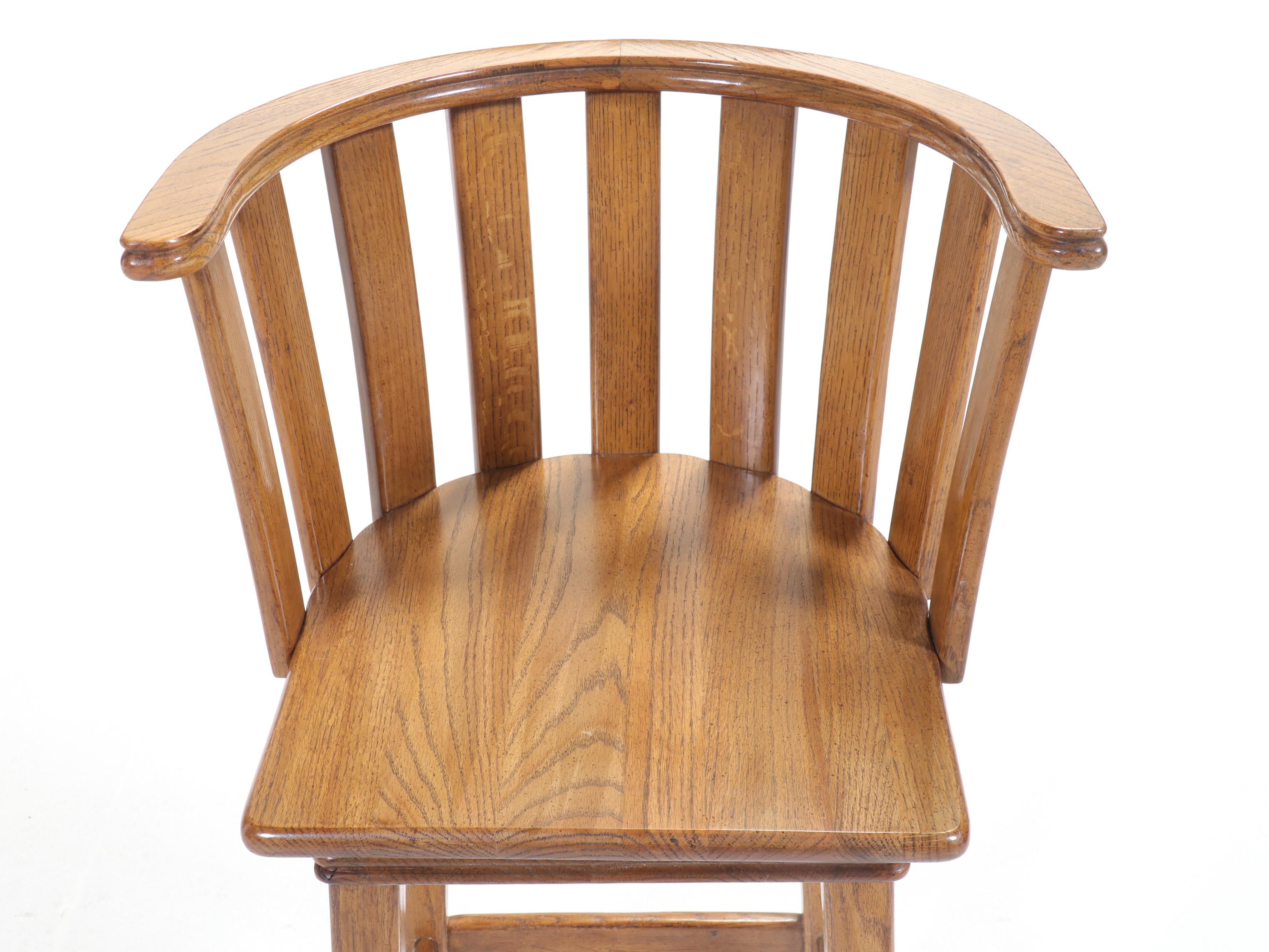 Four Stāv Oak Barrel-Back Swivel Bar Stools, Late 20th Century