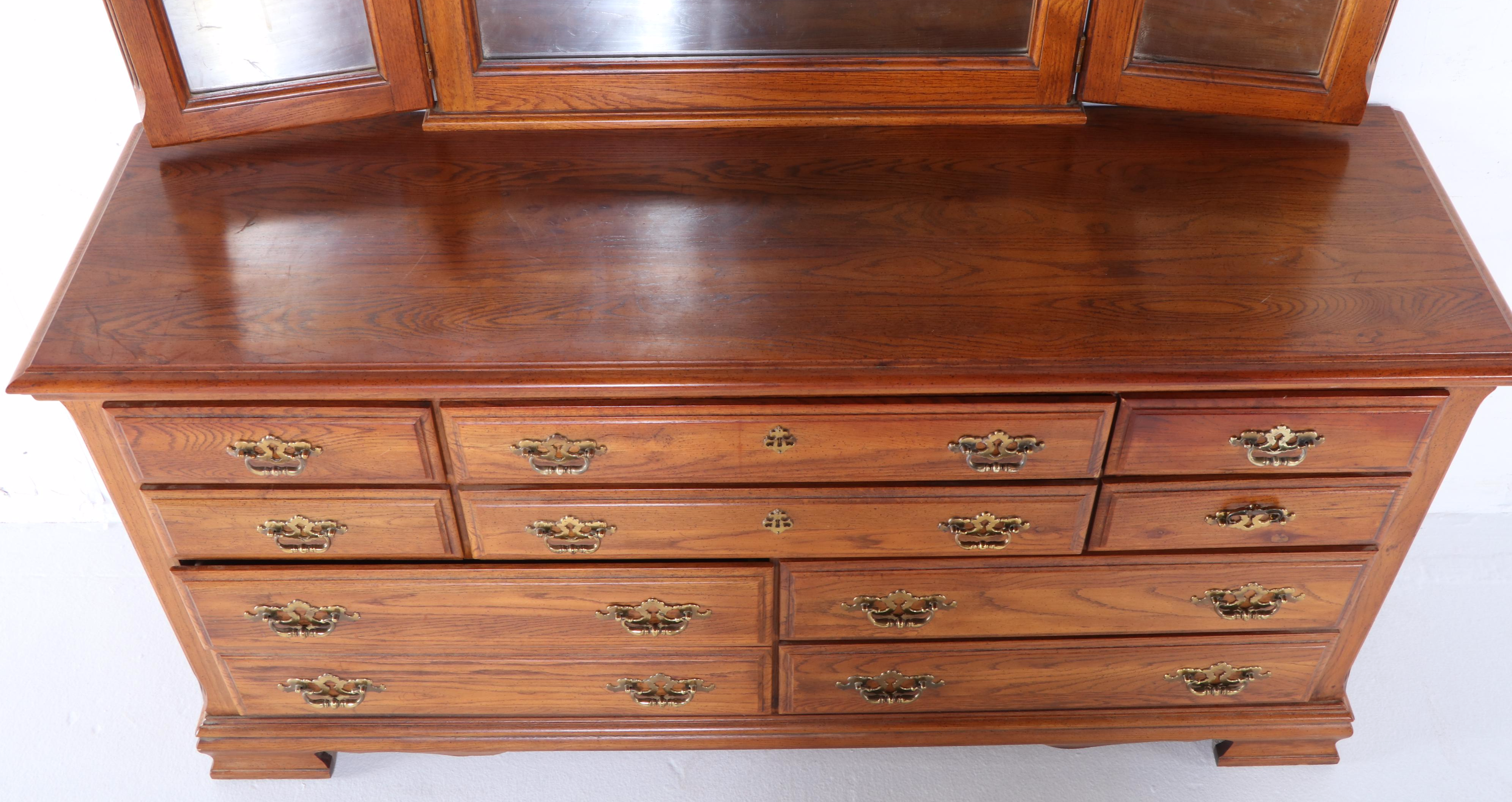 Broyhill "Premier Collections" Chippendale Style Oak-Veneered Ten-Drawer Dresser