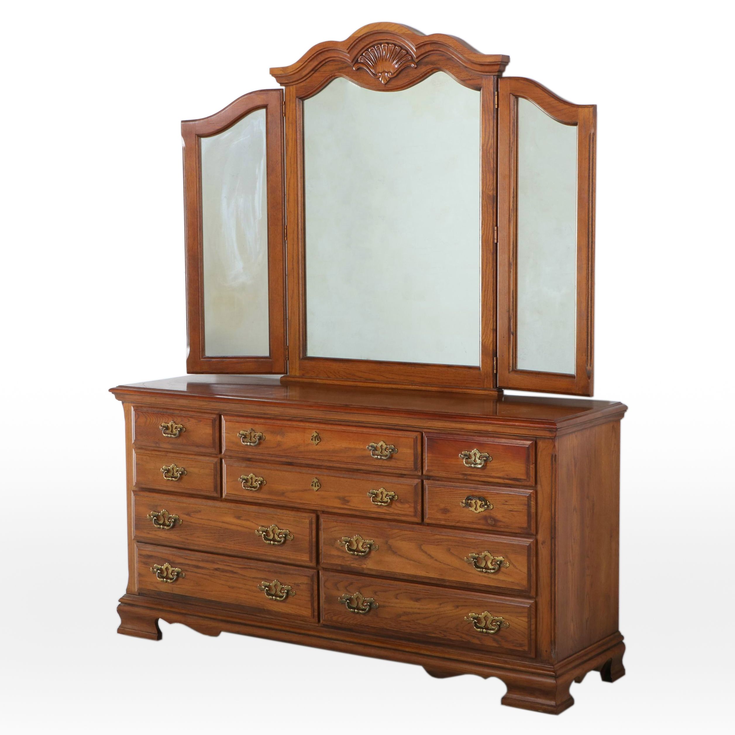 Broyhill "Premier Collections" Chippendale Style Oak-Veneered Ten-Drawer Dresser