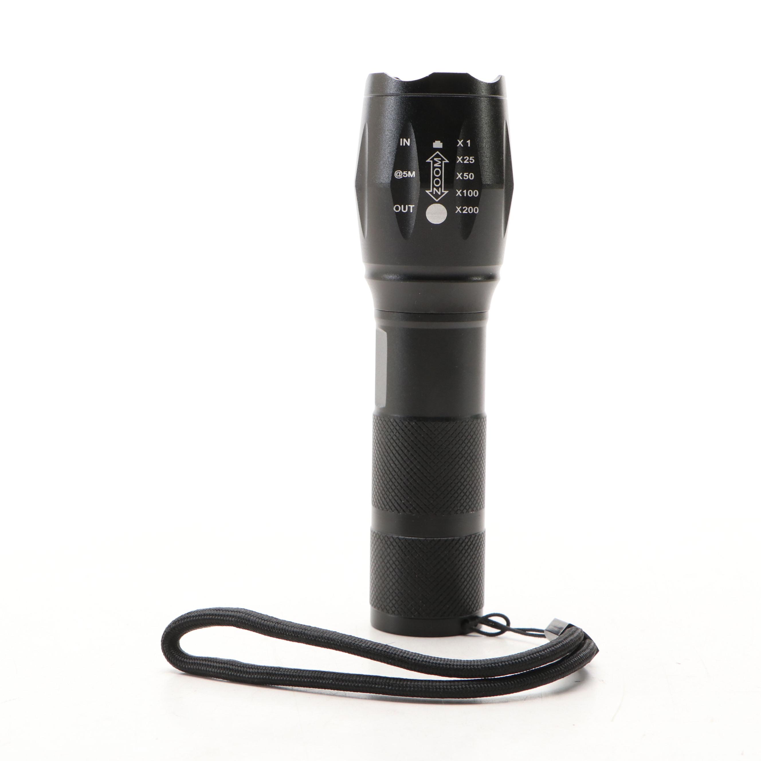 Hammacher Schlemmer Adjustable Flashlight