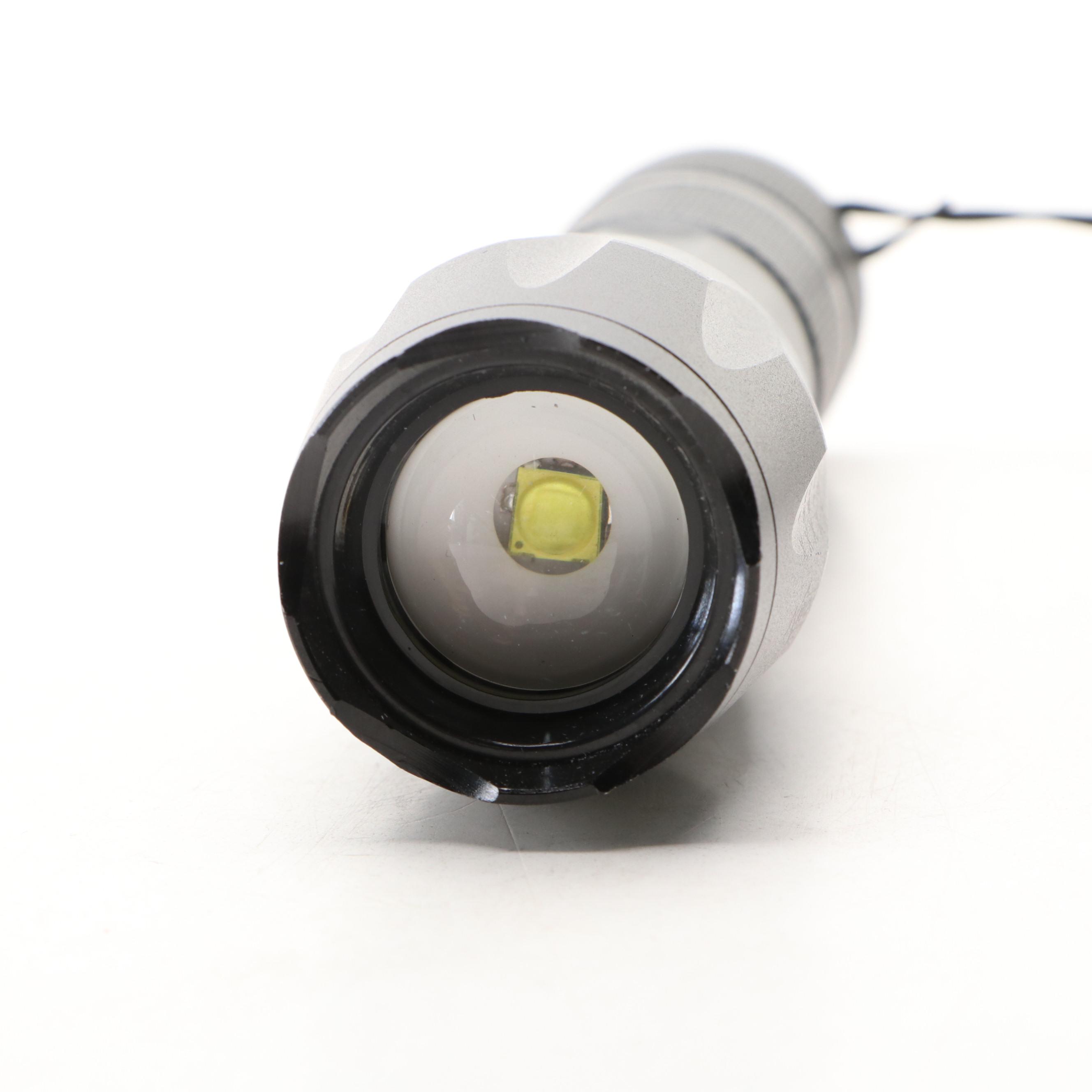 Hammacher Schlemmer Adjustable Flashlight