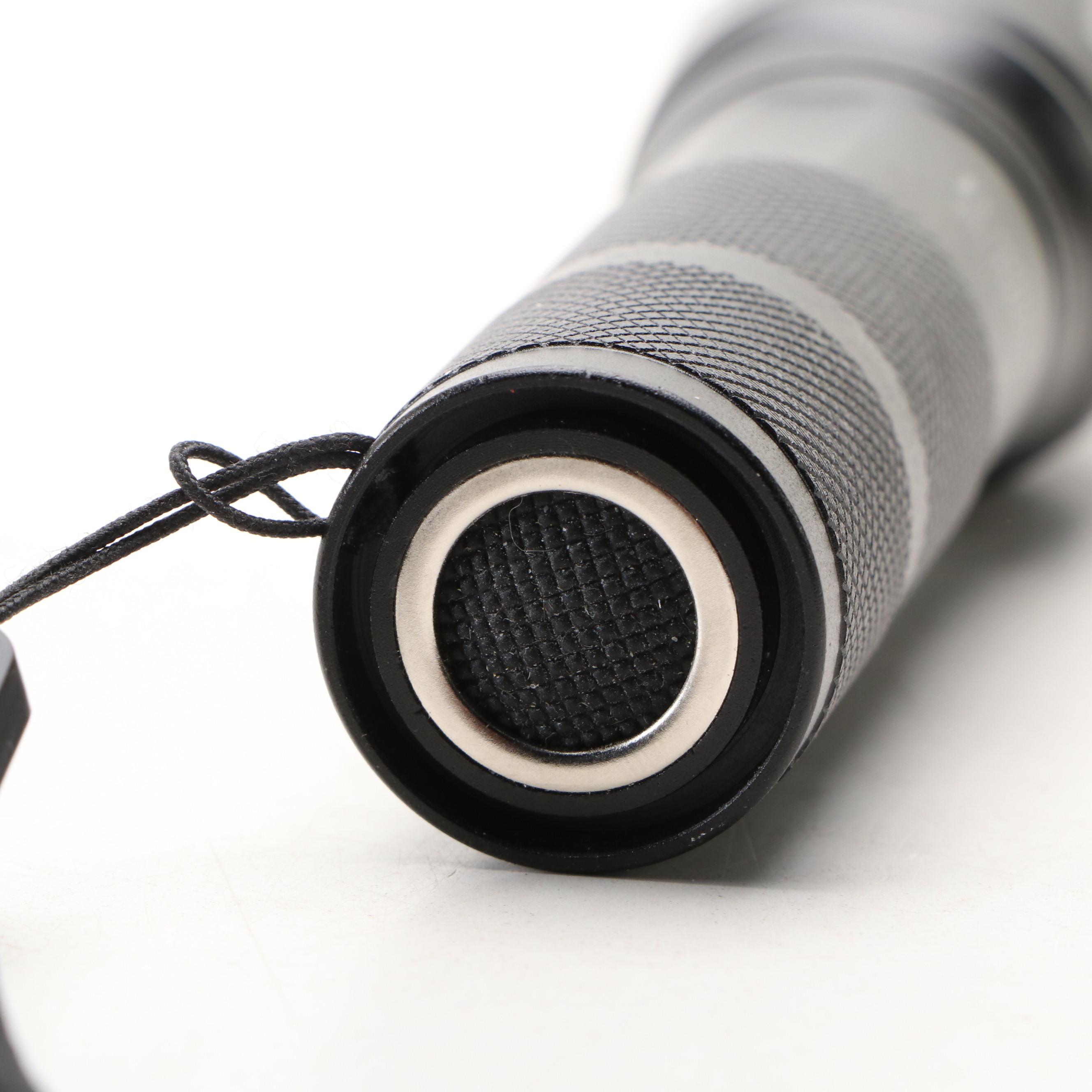 Hammacher Schlemmer Adjustable Flashlight