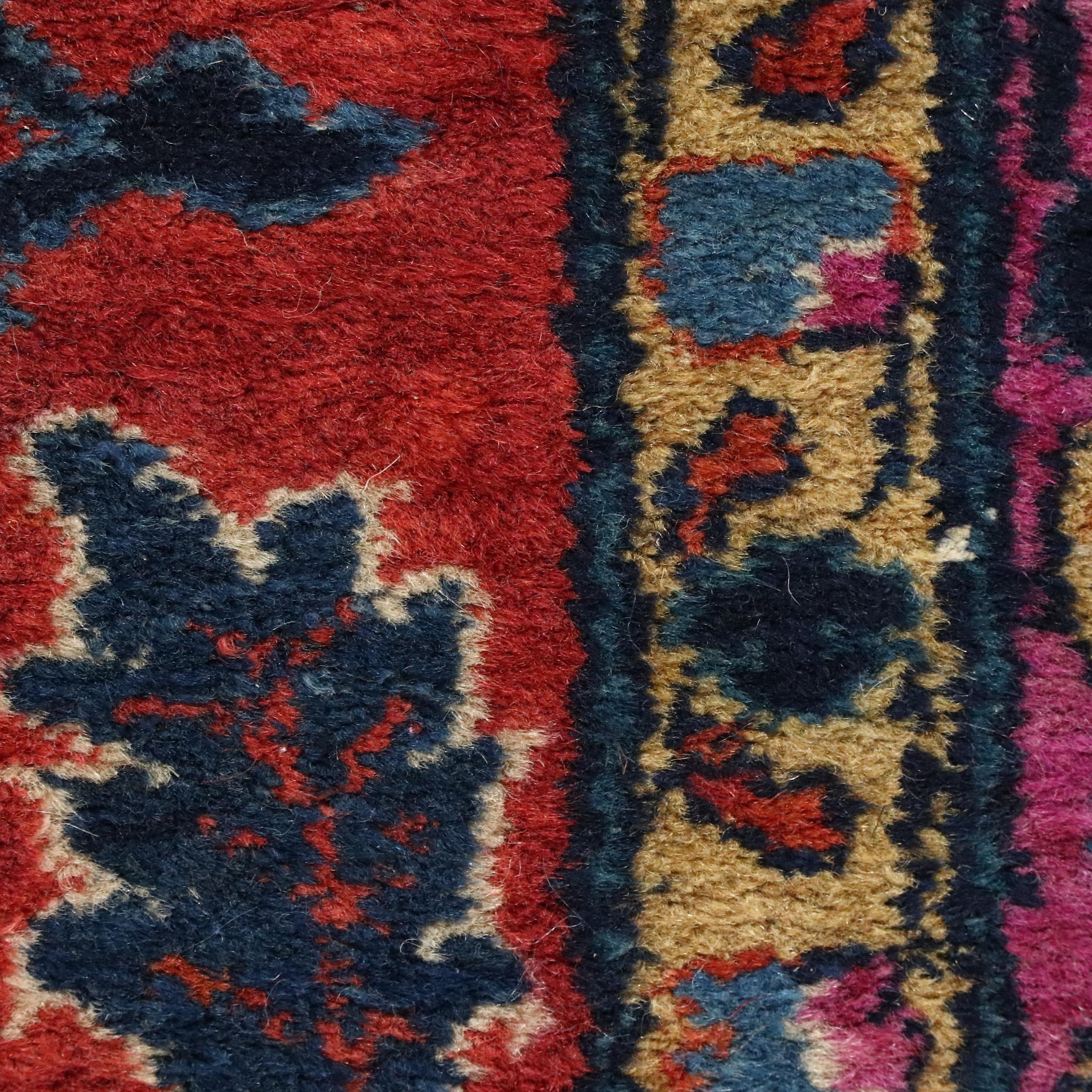 8'9 x 10'10 Hand-Knotted Persian Sarouk Area Rug