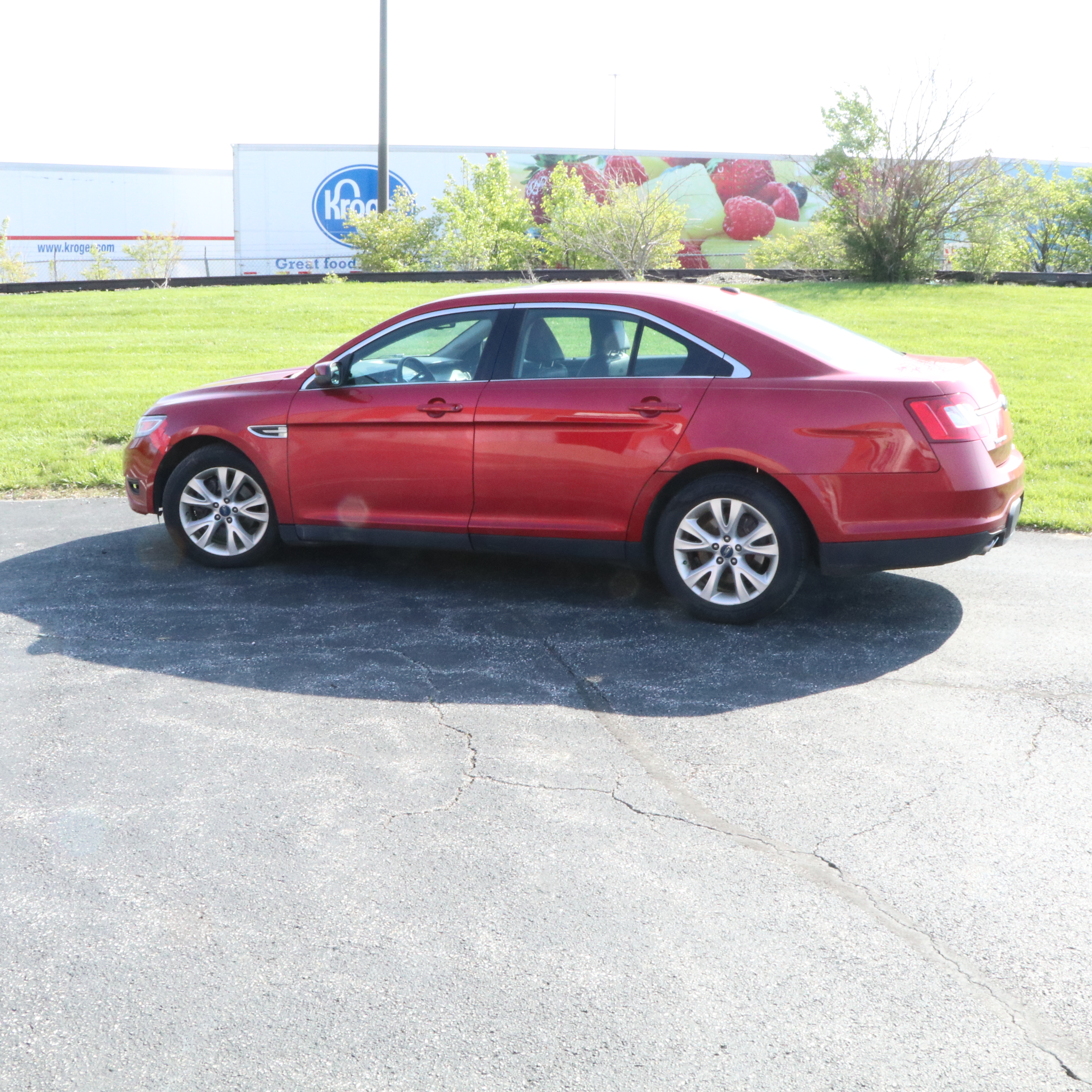 2010 Ford Taurus SEL Sedan