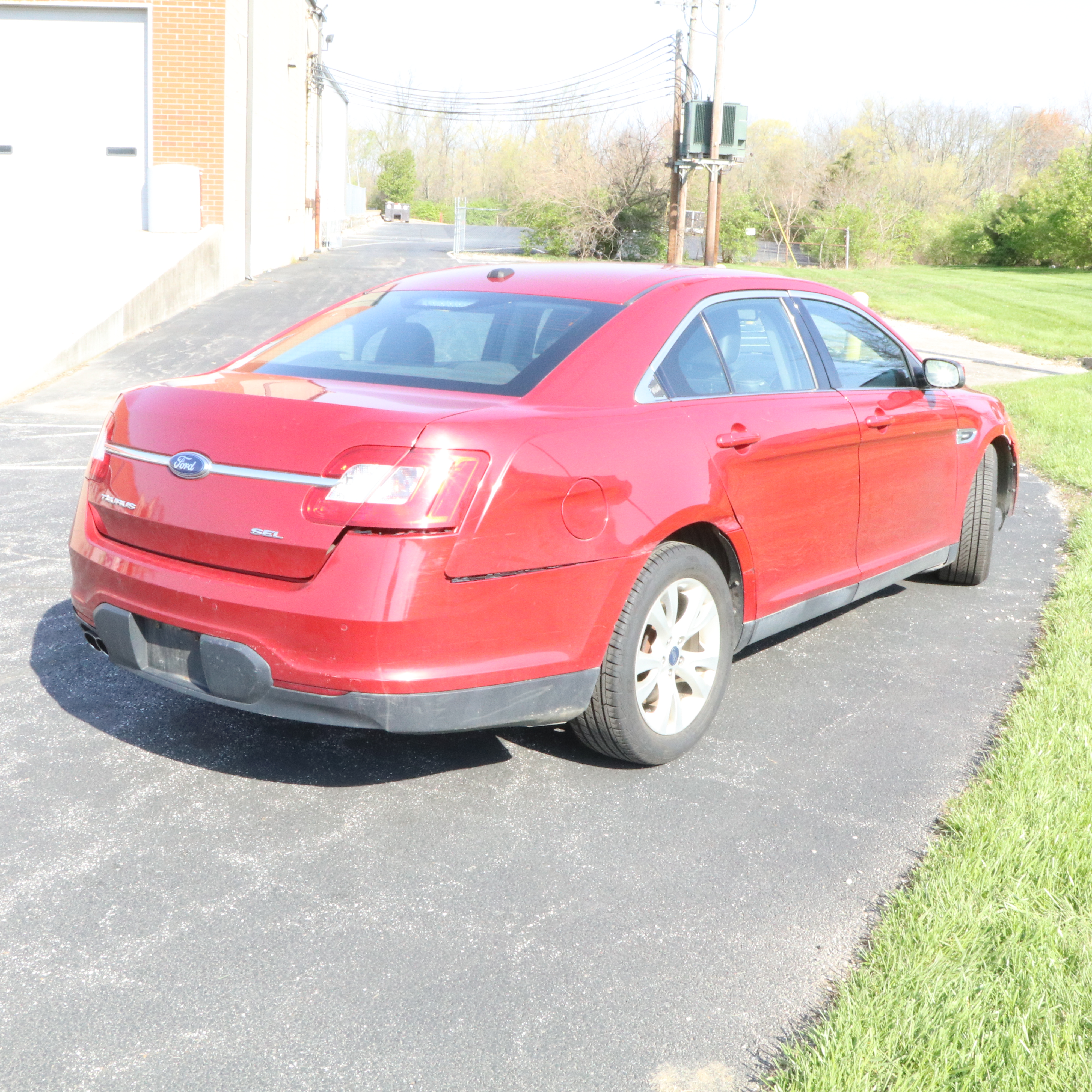2010 Ford Taurus SEL Sedan