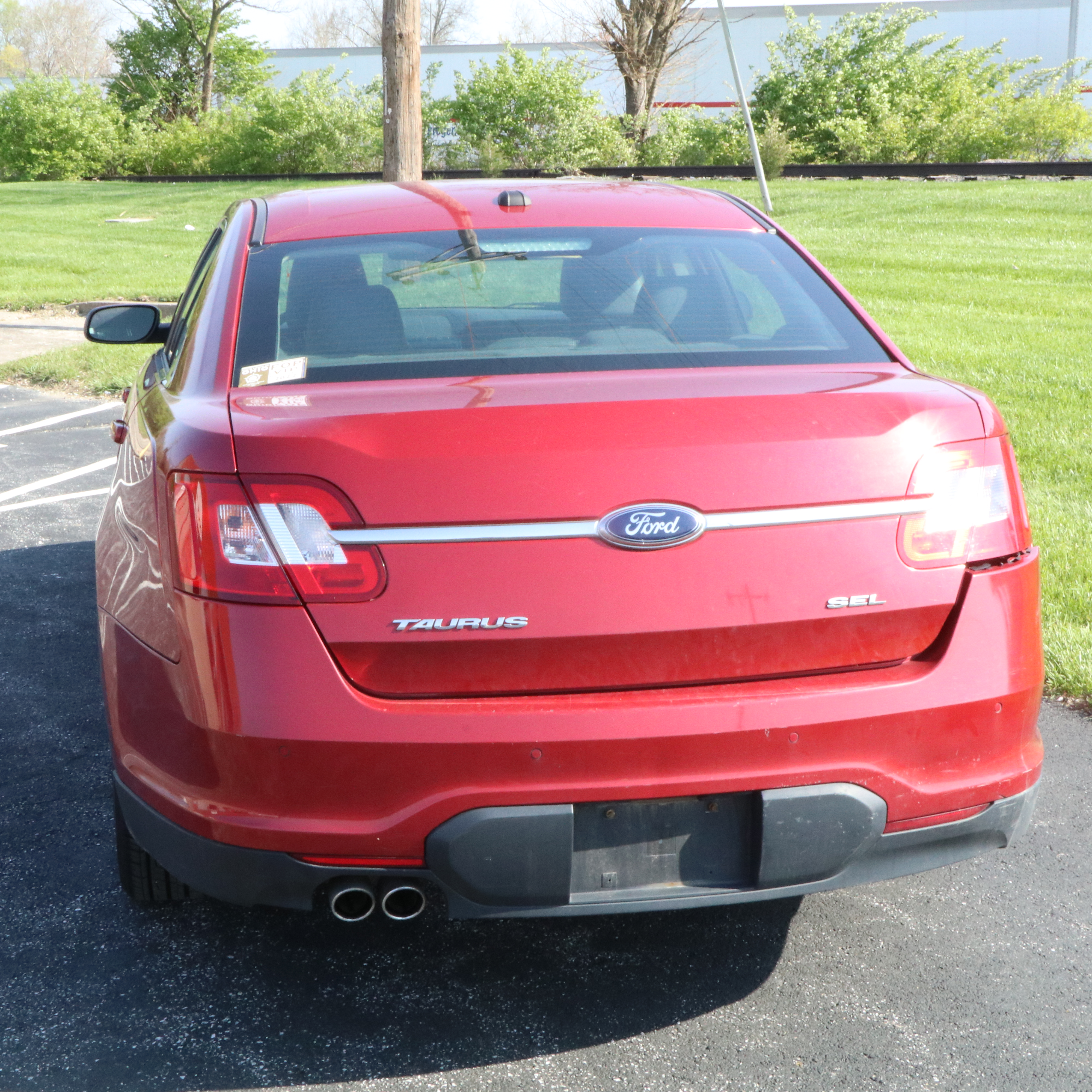 2010 Ford Taurus SEL Sedan