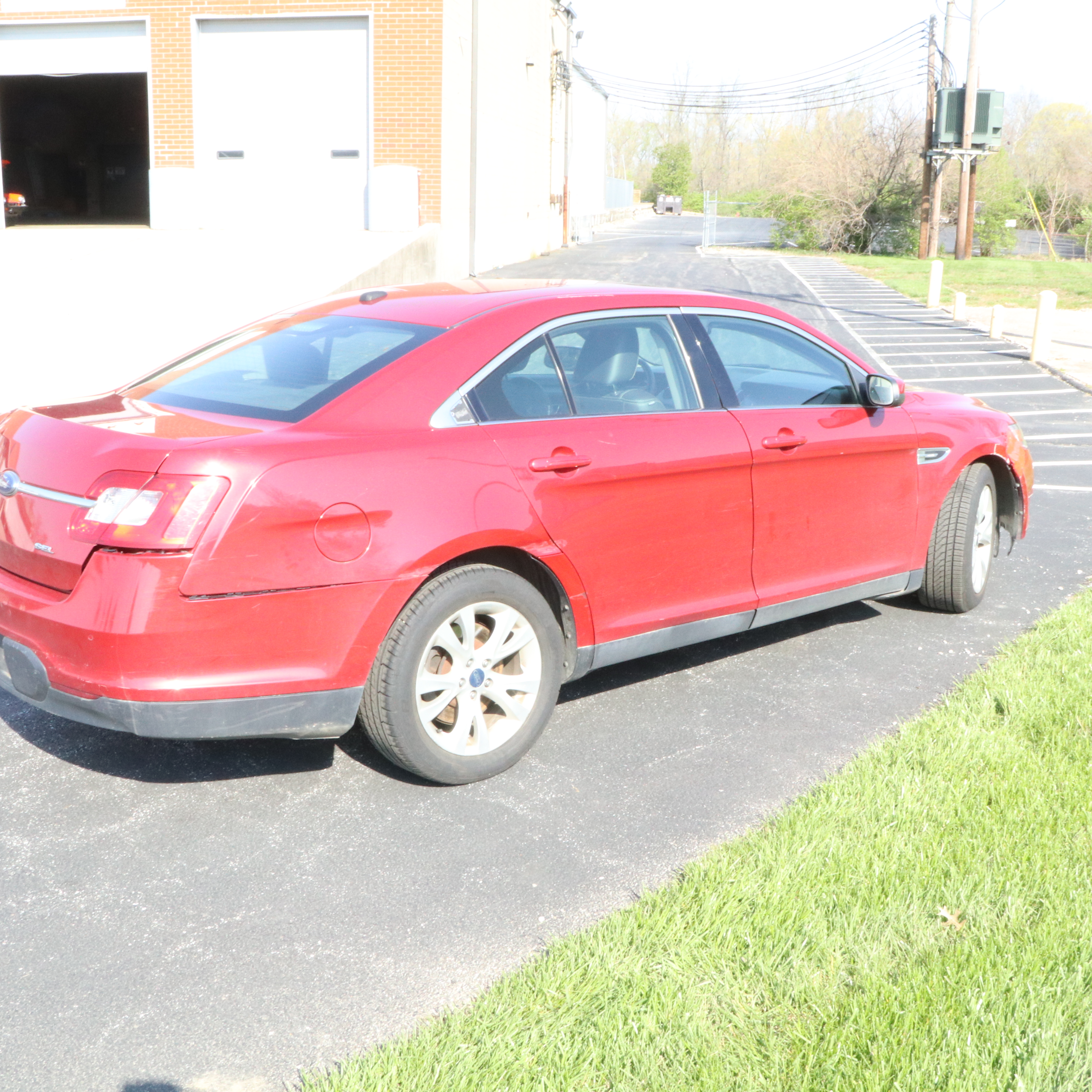 2010 Ford Taurus SEL Sedan