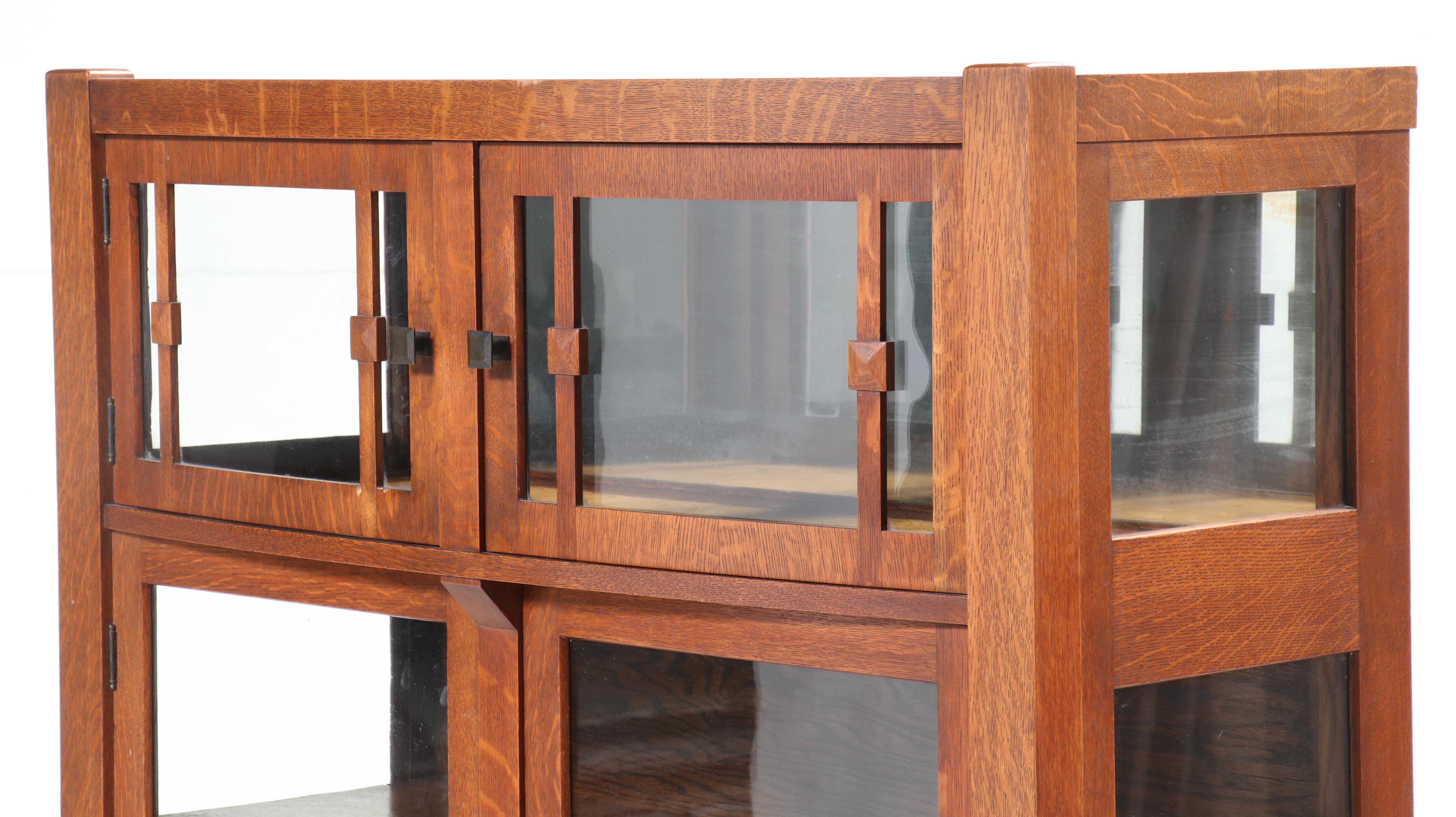 Arts and Crafts Quartersawn Oak and Ash Display Cabinet, Early 20th Century