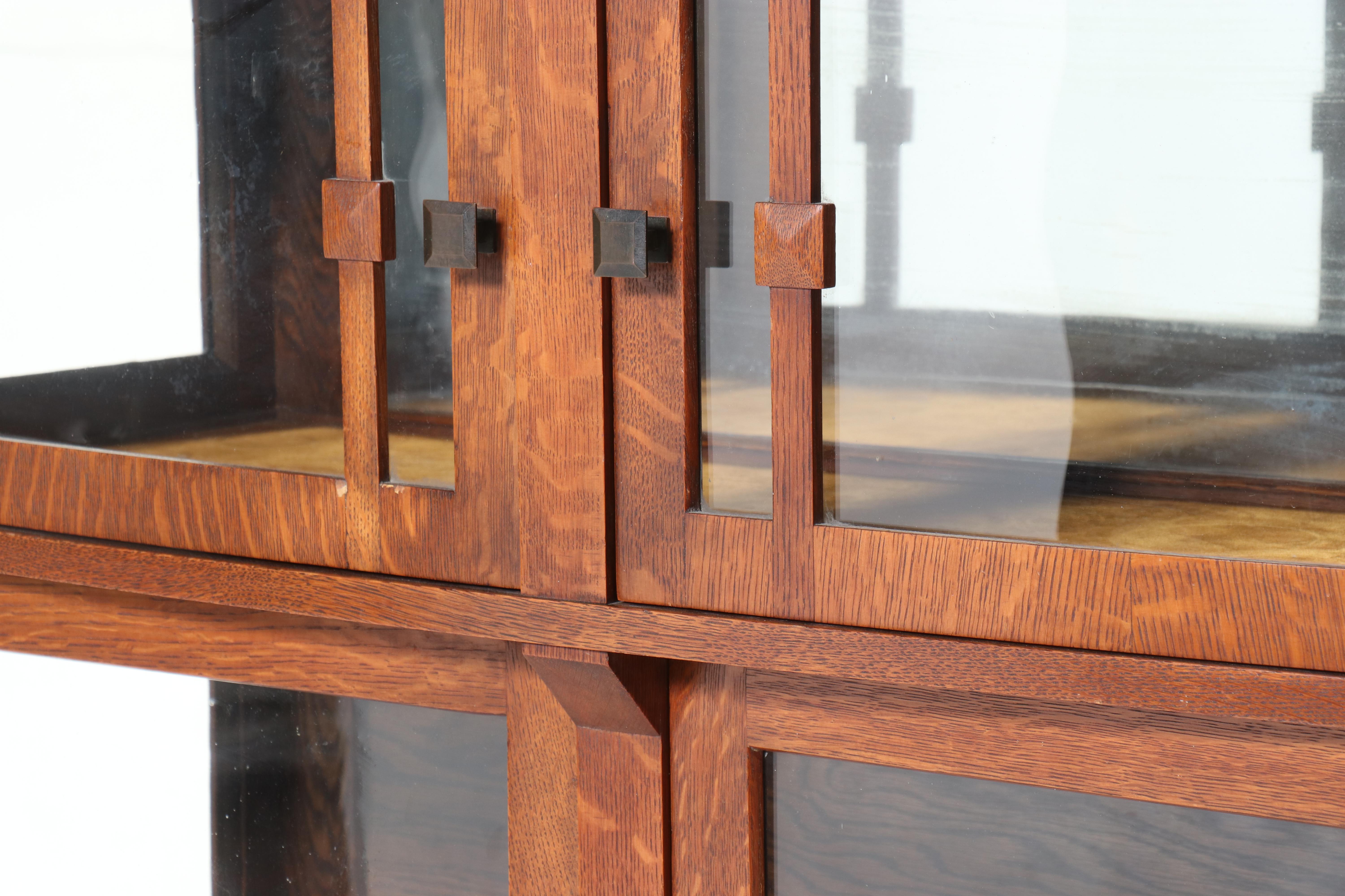 Arts and Crafts Quartersawn Oak and Ash Display Cabinet, Early 20th Century