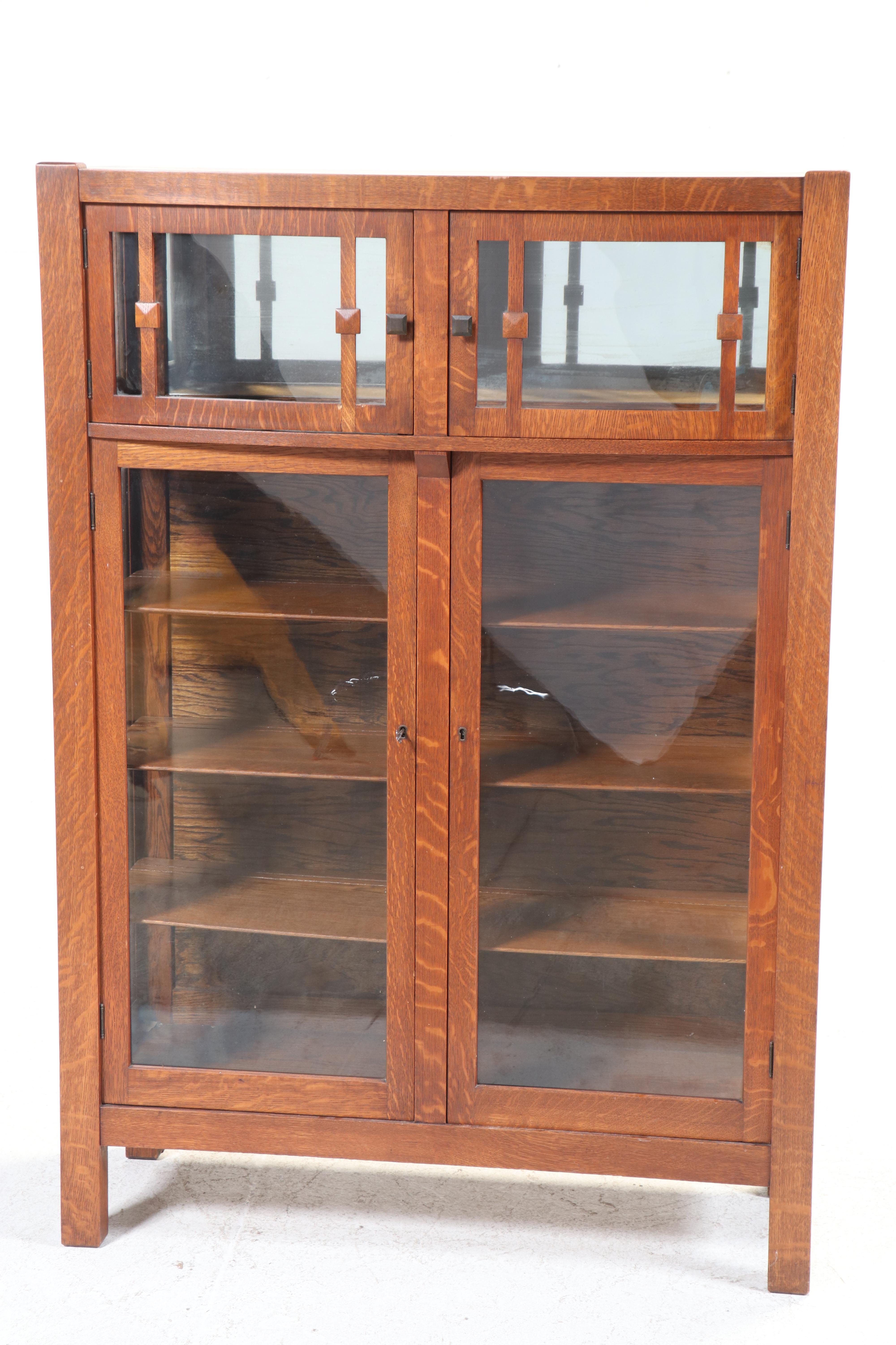 Arts and Crafts Quartersawn Oak and Ash Display Cabinet, Early 20th Century