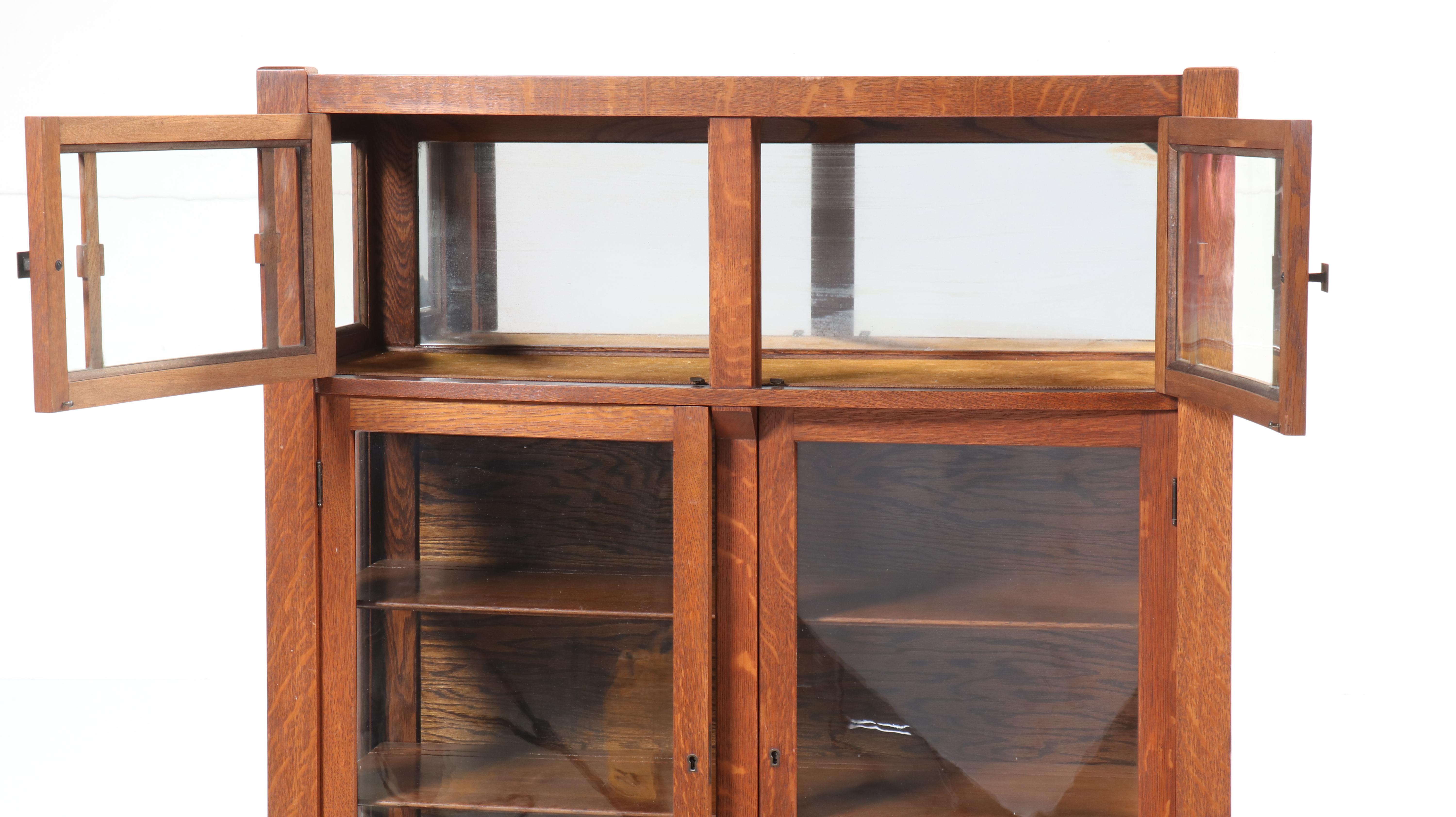 Arts and Crafts Quartersawn Oak and Ash Display Cabinet, Early 20th Century