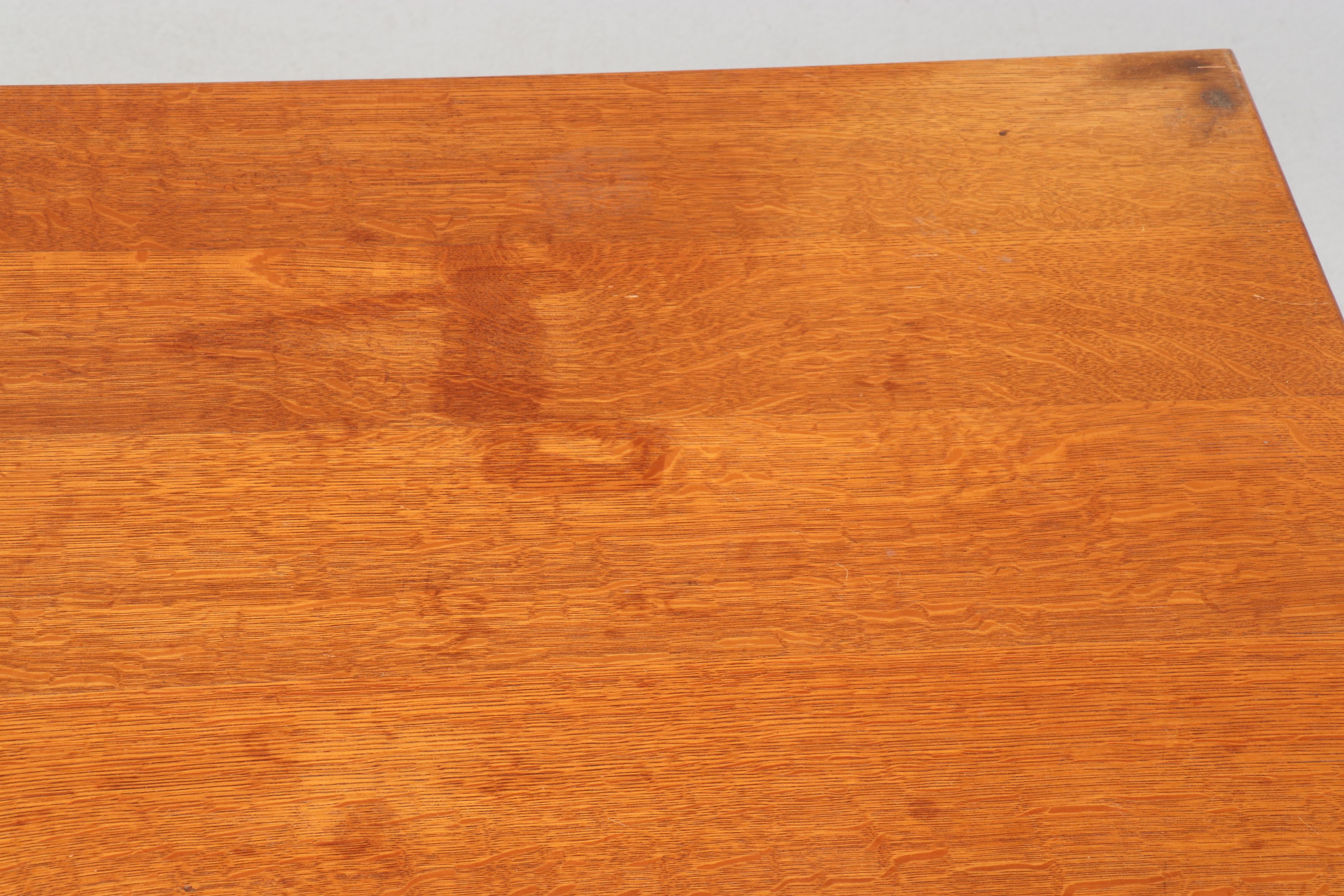 Stickley Bros. Arts and Crafts Quartersawn Oak Library Table, Early 20th Century