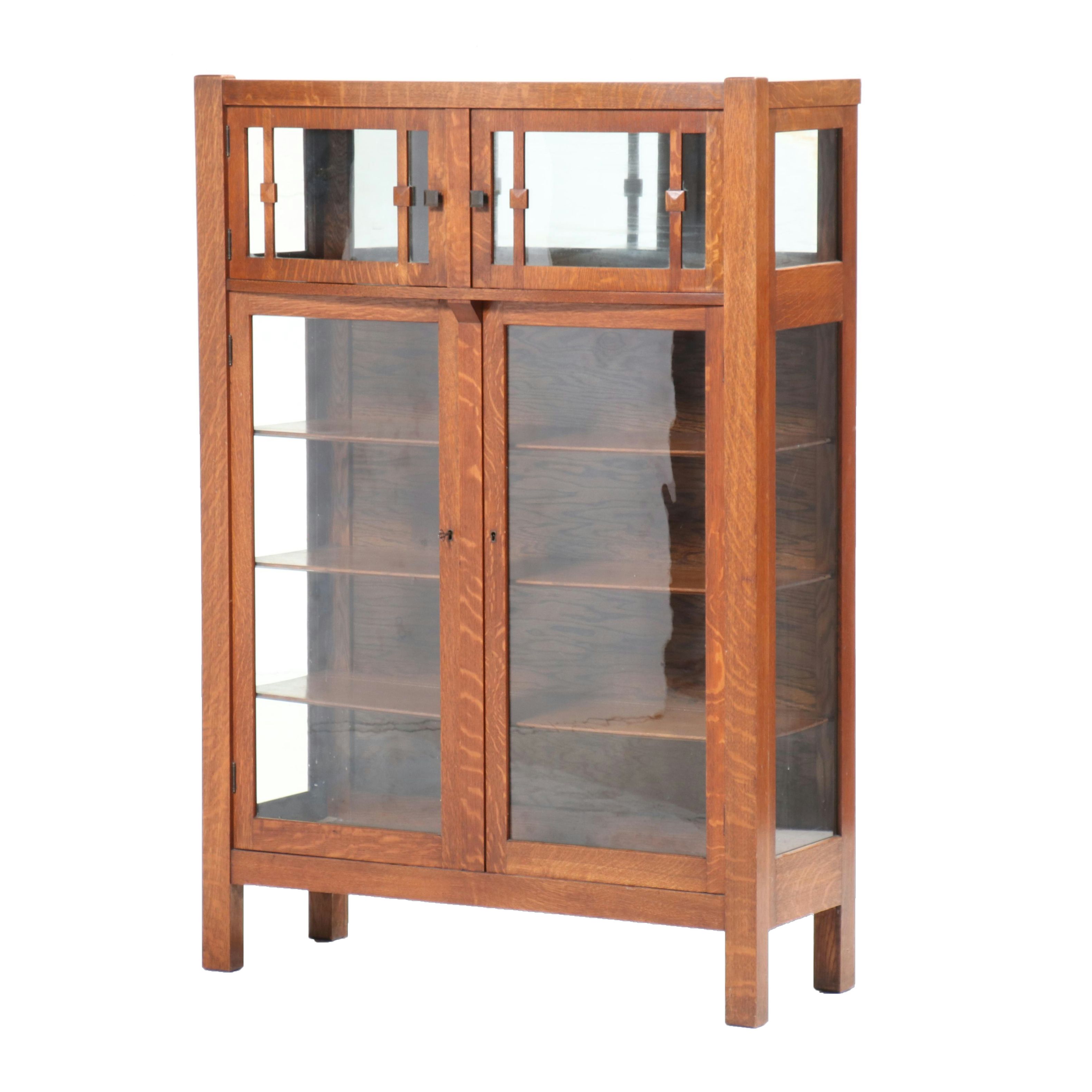 Arts and Crafts Quartersawn Oak and Ash Display Cabinet, Early 20th Century