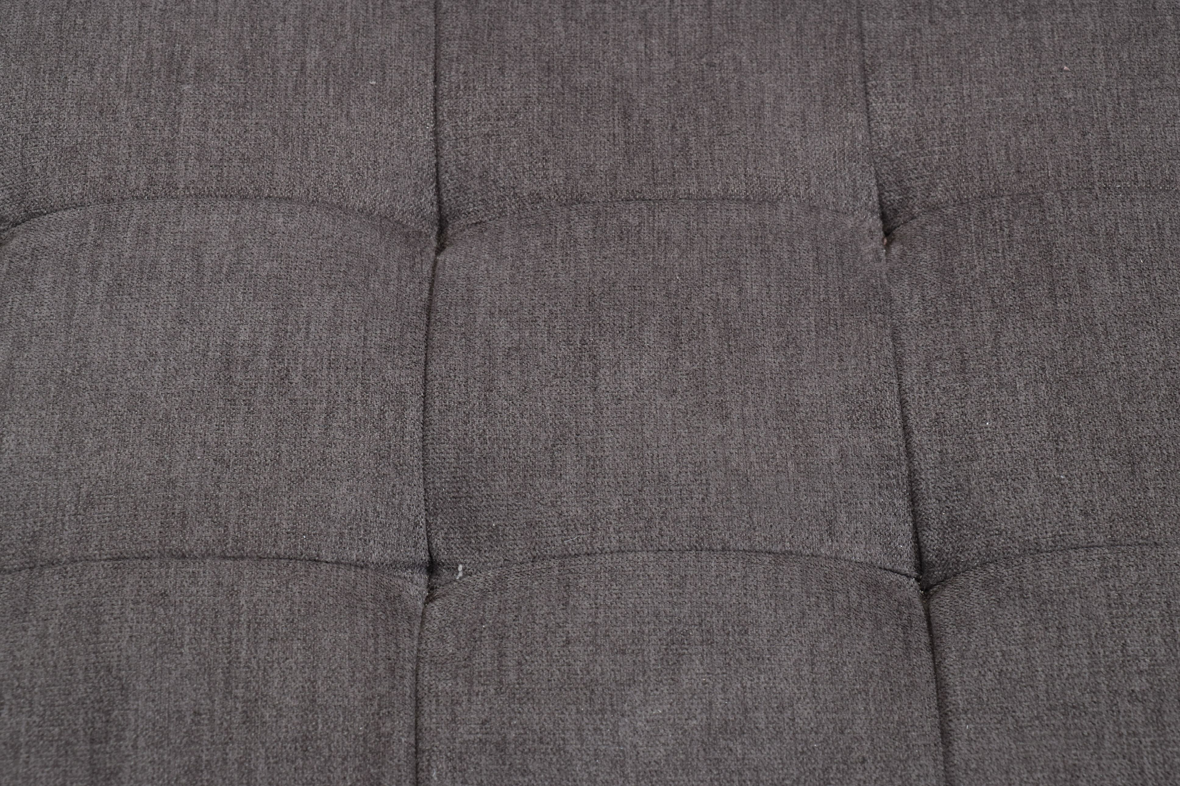 Haverty's Furniture Contemporary Fabric Upholstered Two-Piece Sectional