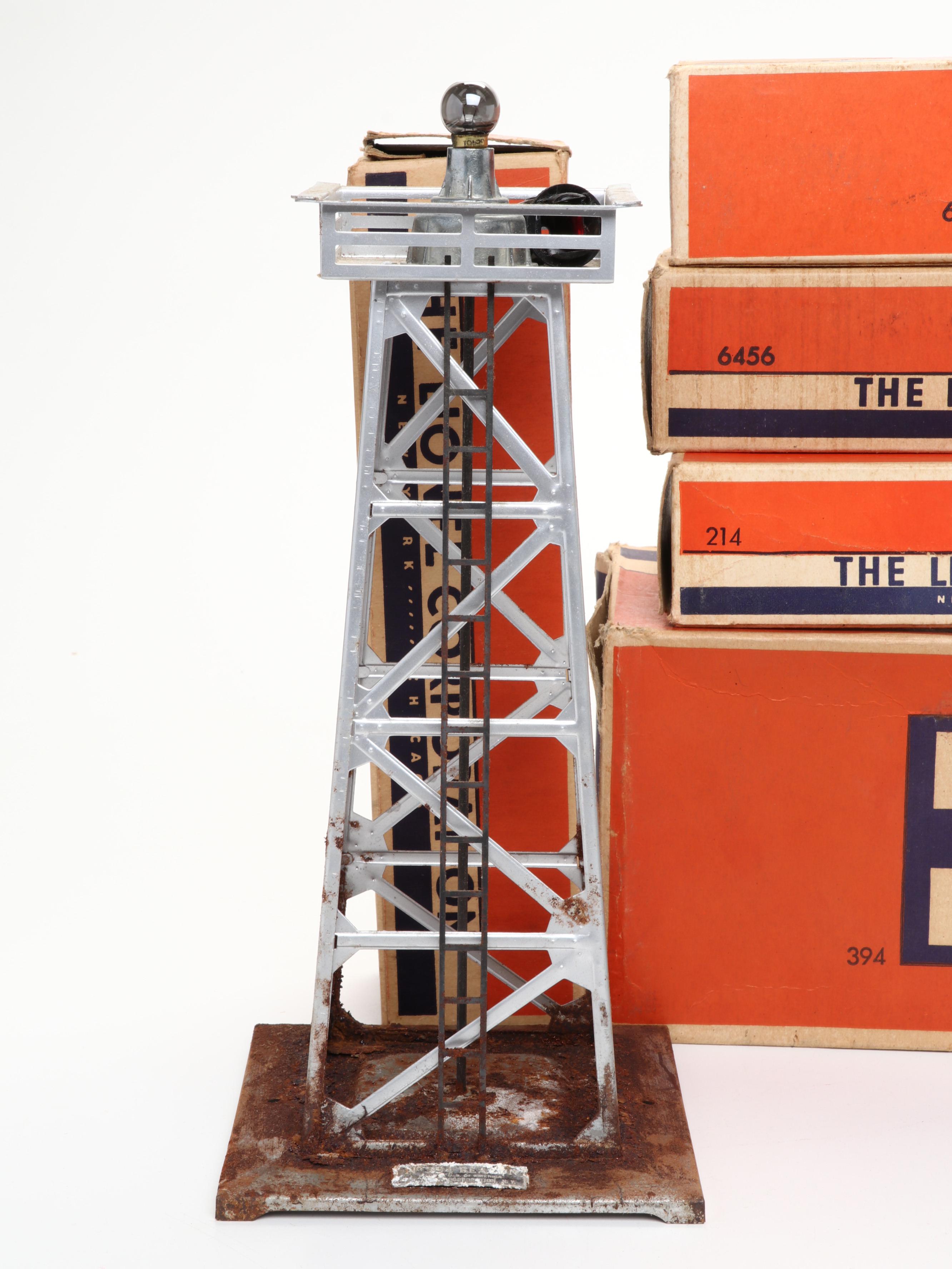 Lionel 623 Locomotive and Coal Tender with Tracks, Rotating Beacon and More