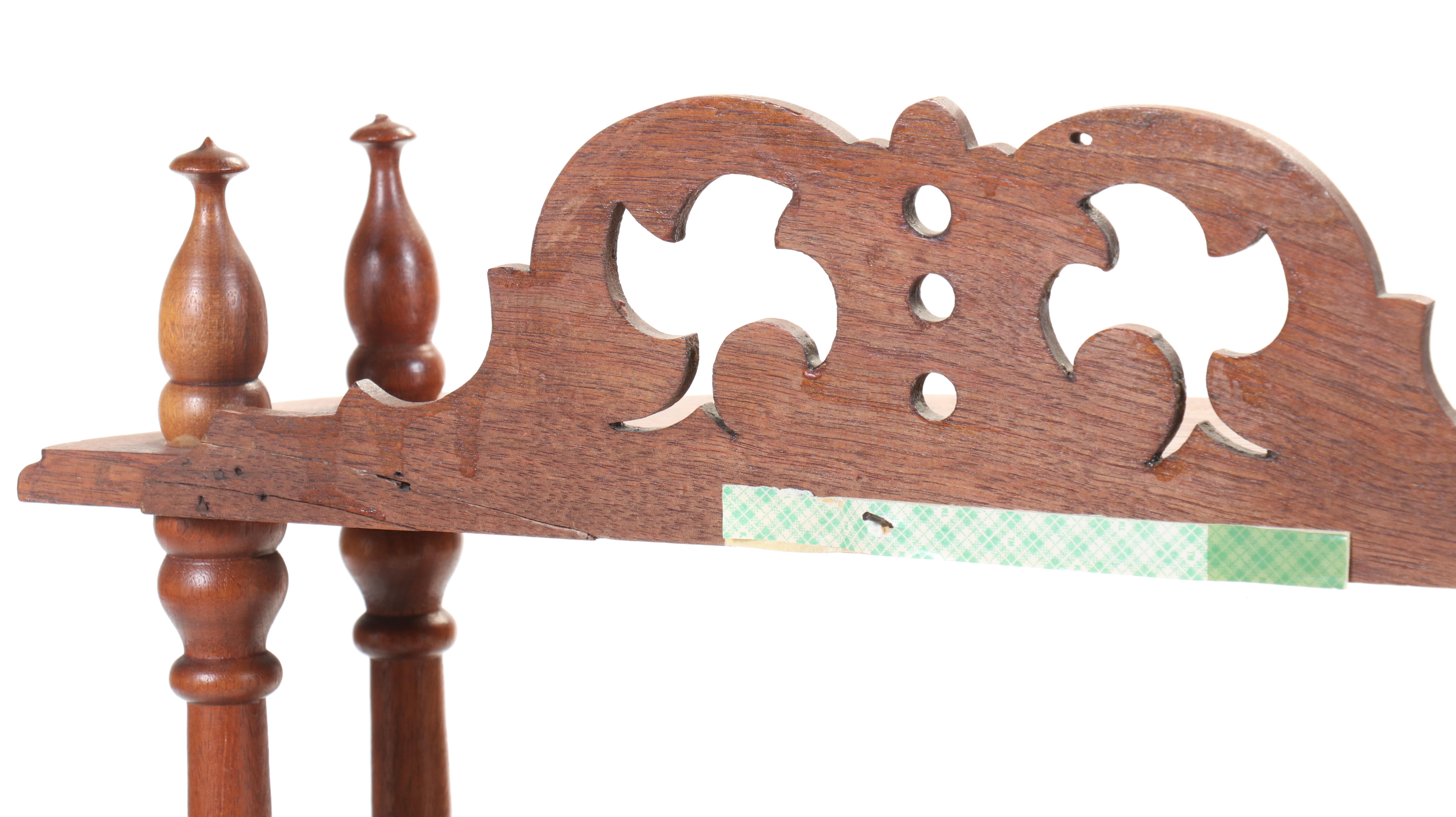 Victorian Walnut Five-Tier Graduated Etagere, Late 19th Century