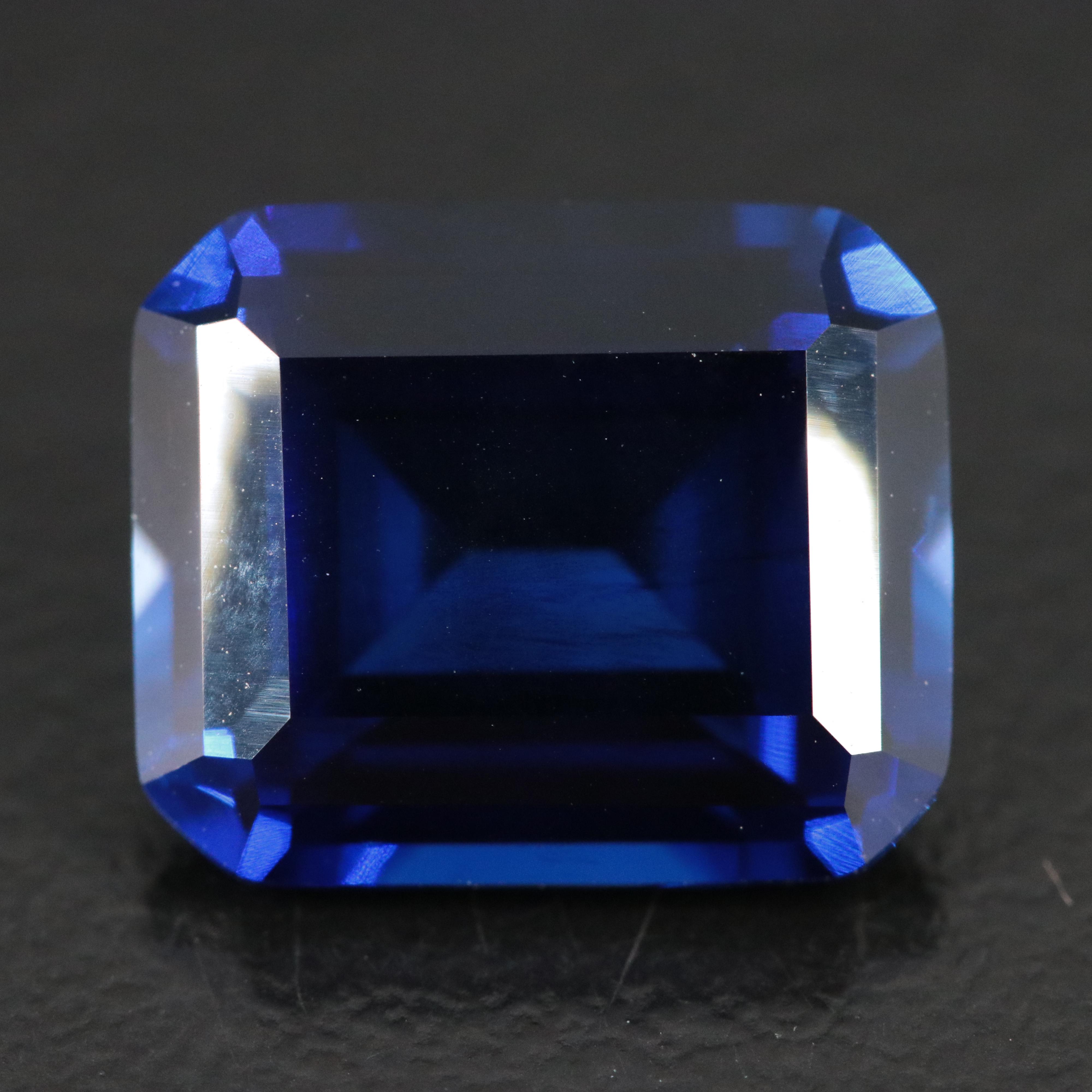 Loose 7.95 CT Lab Grown Sapphire