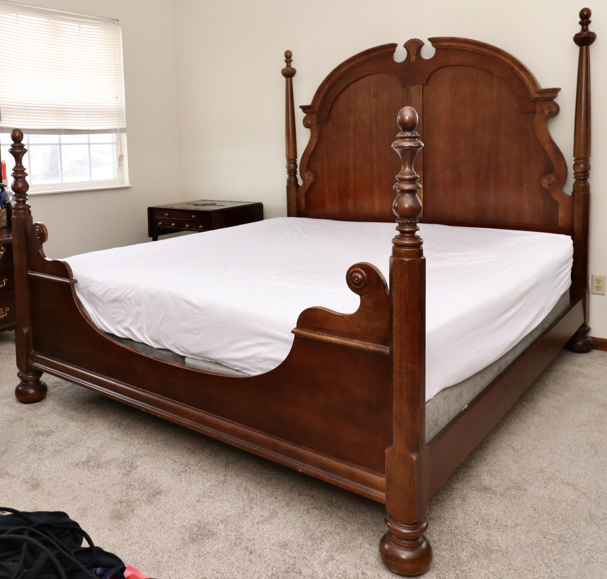 Georgian Style Mahogany Four-Poster King Size Bed Frame, Mid to Late 20th C.