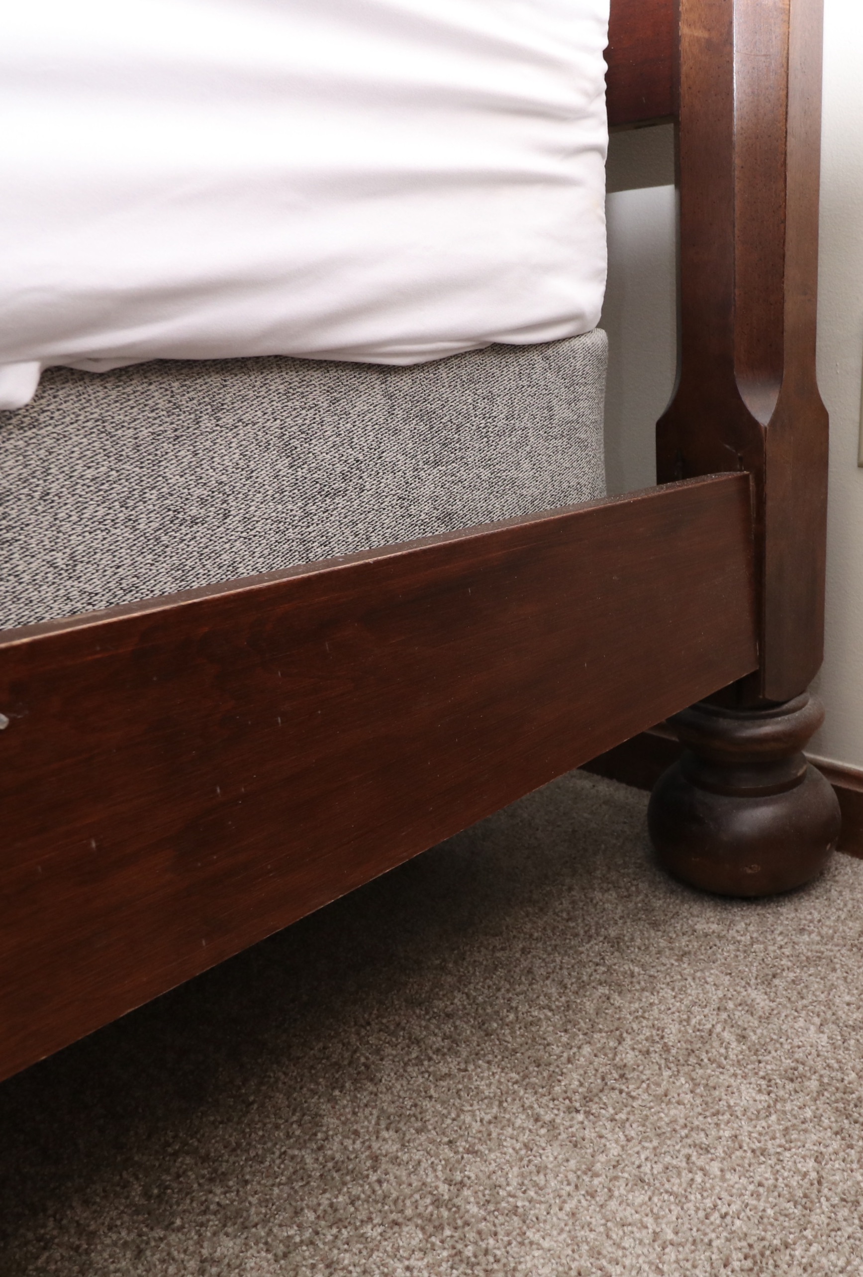 Georgian Style Mahogany Four-Poster King Size Bed Frame, Mid to Late 20th C.