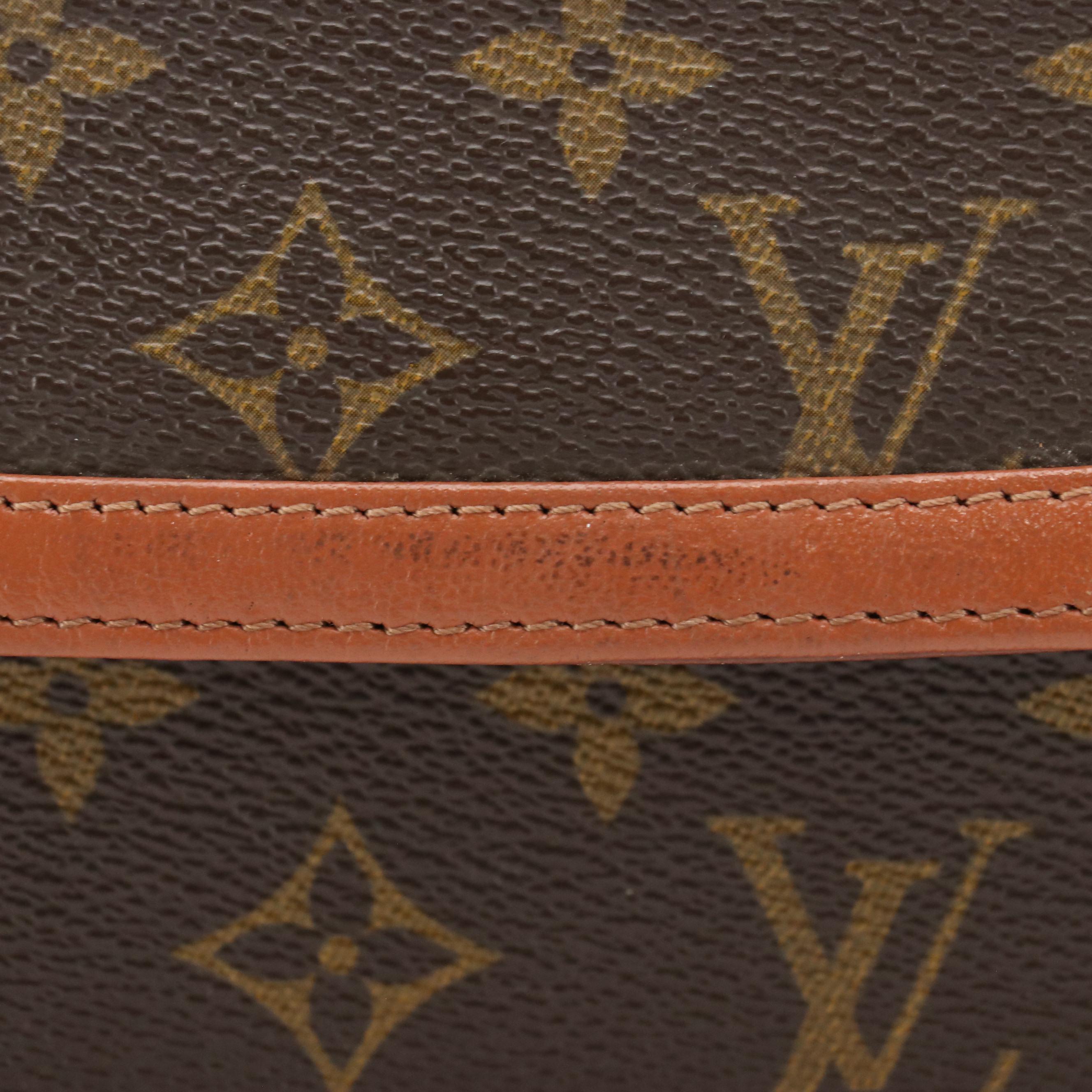 Louis Vuitton Pochette Dame Clutch in Monogram Canvas and Leather